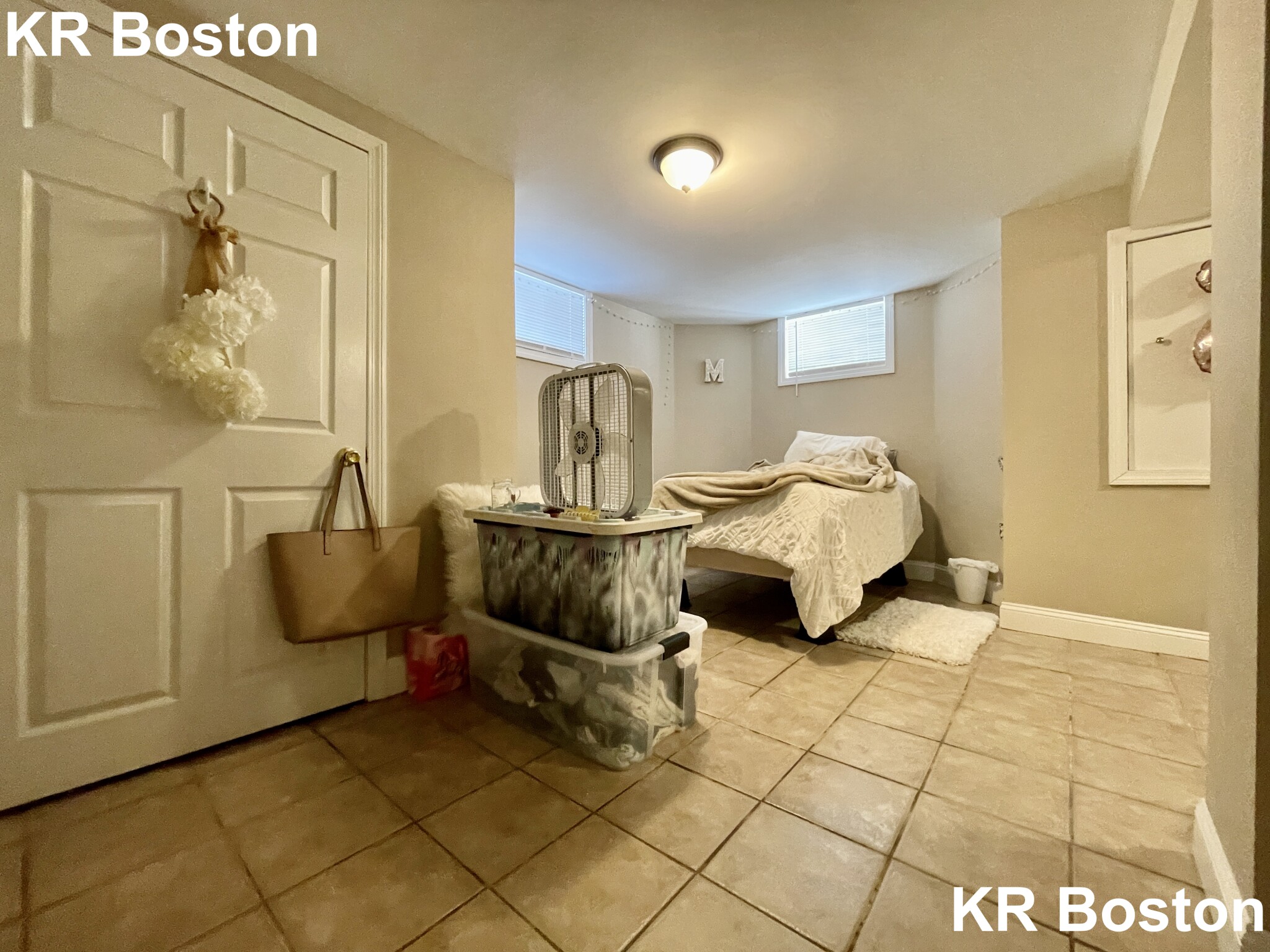 8 Sunset St, Mission Hill