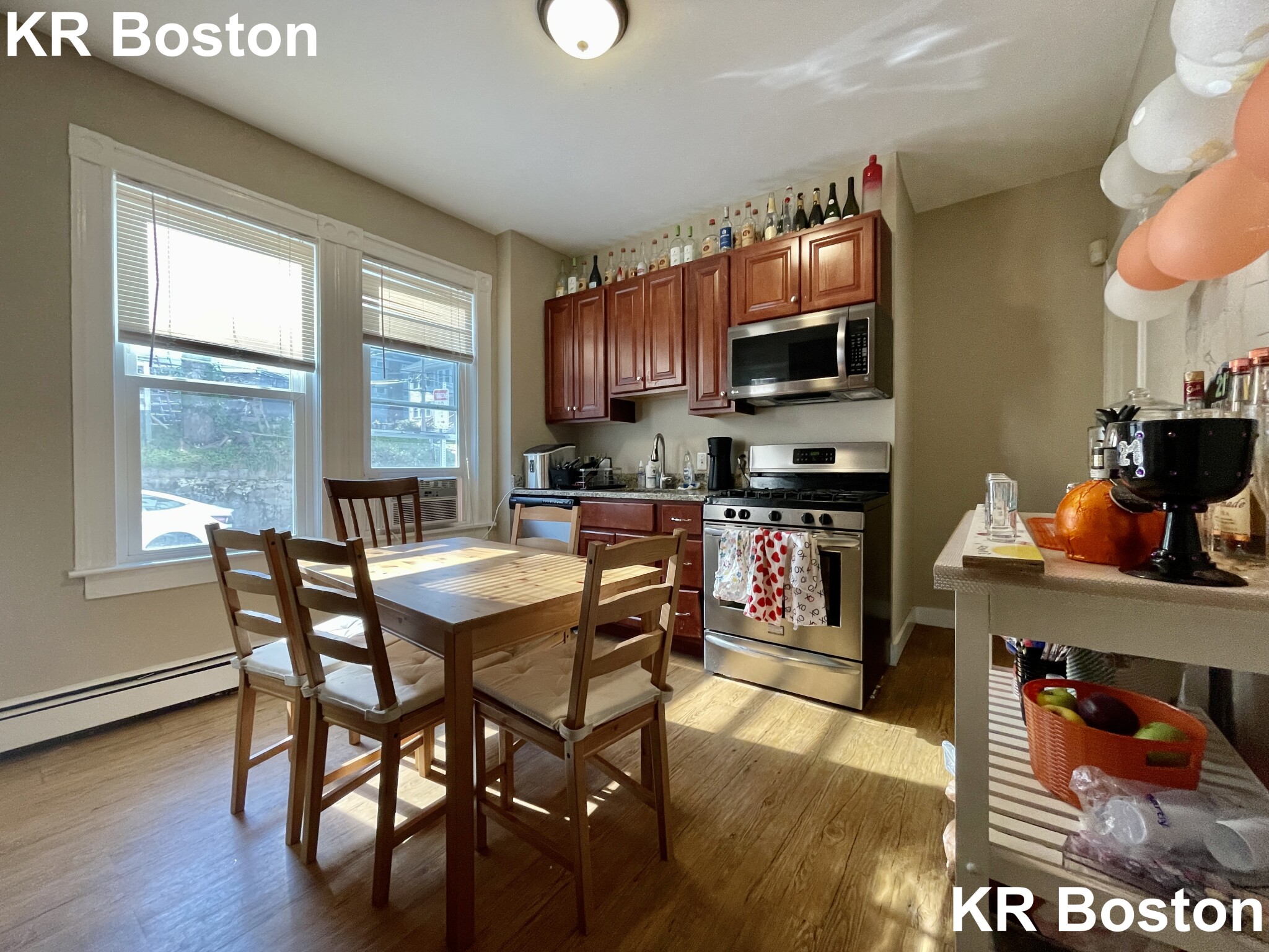 8 Sunset St, Mission Hill