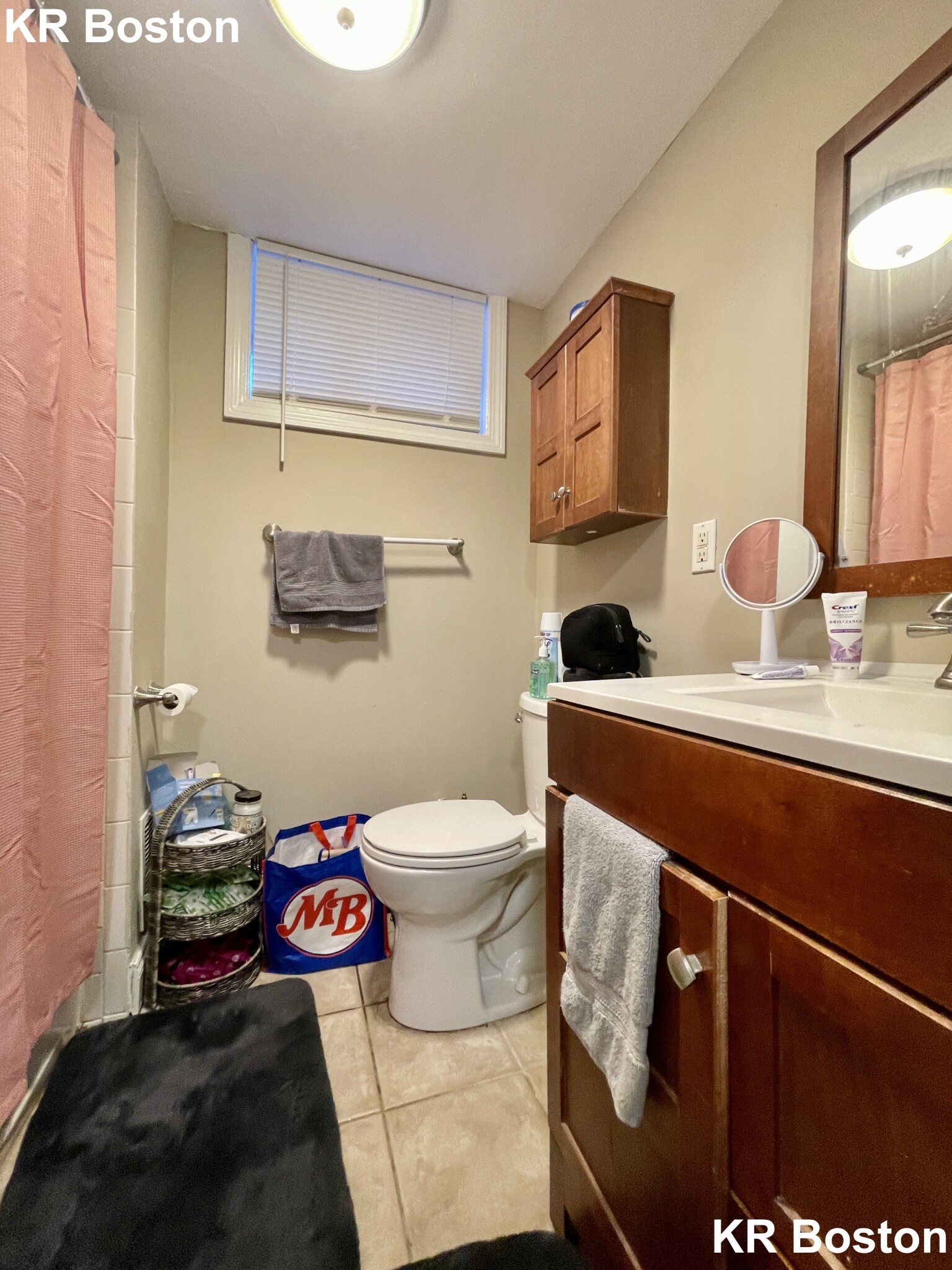 8 Sunset St, Mission Hill