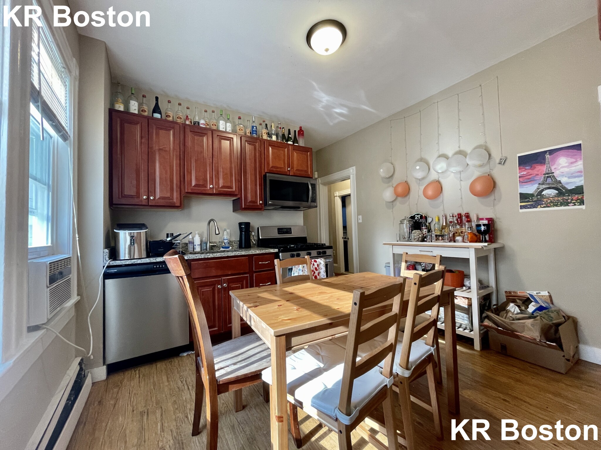 8 Sunset St, Mission Hill