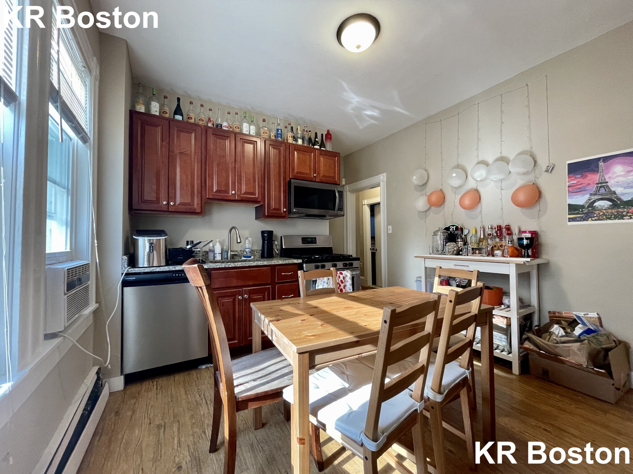 8 Sunset St, Mission Hill