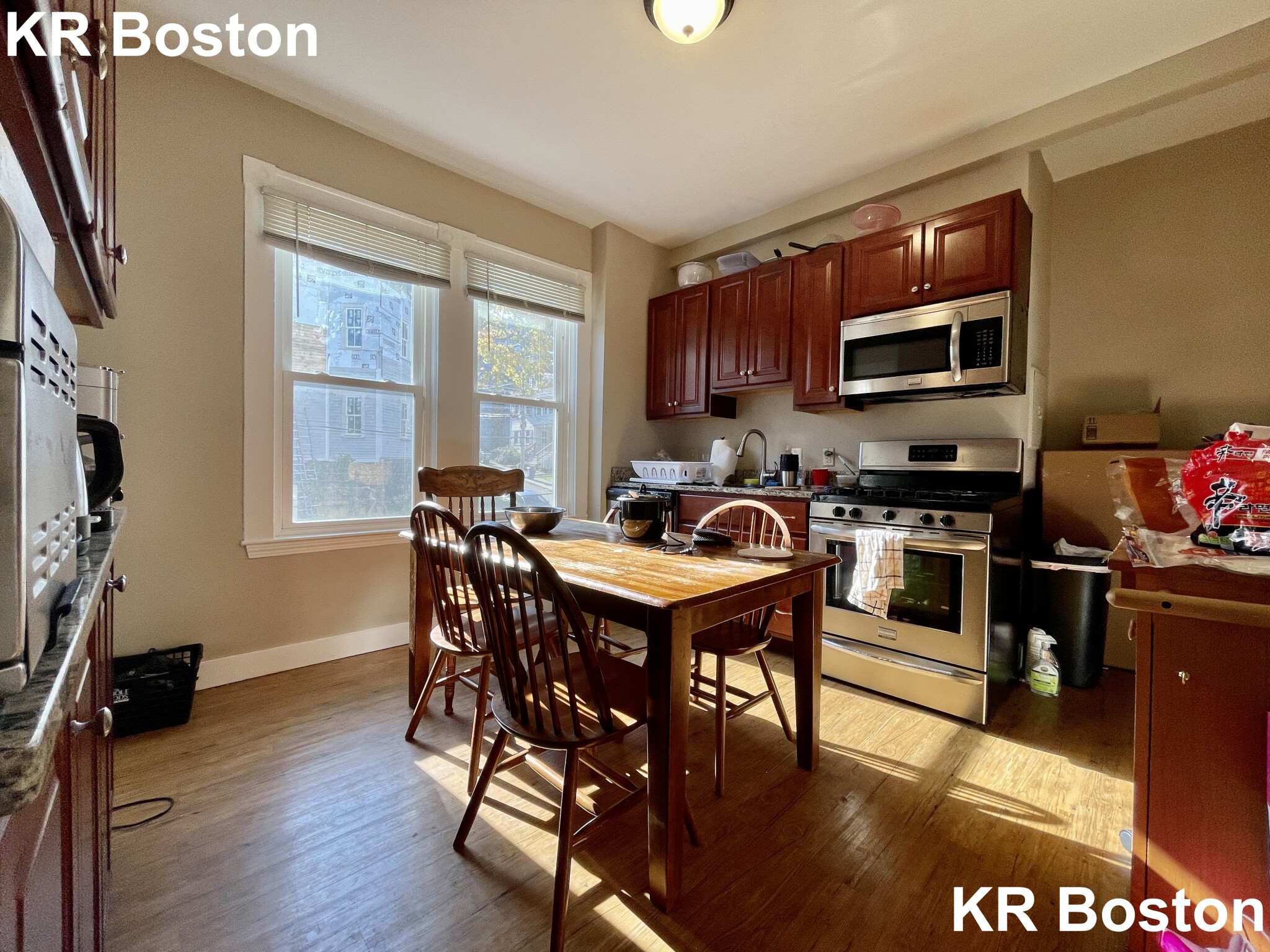 6 Sunset St, Mission Hill