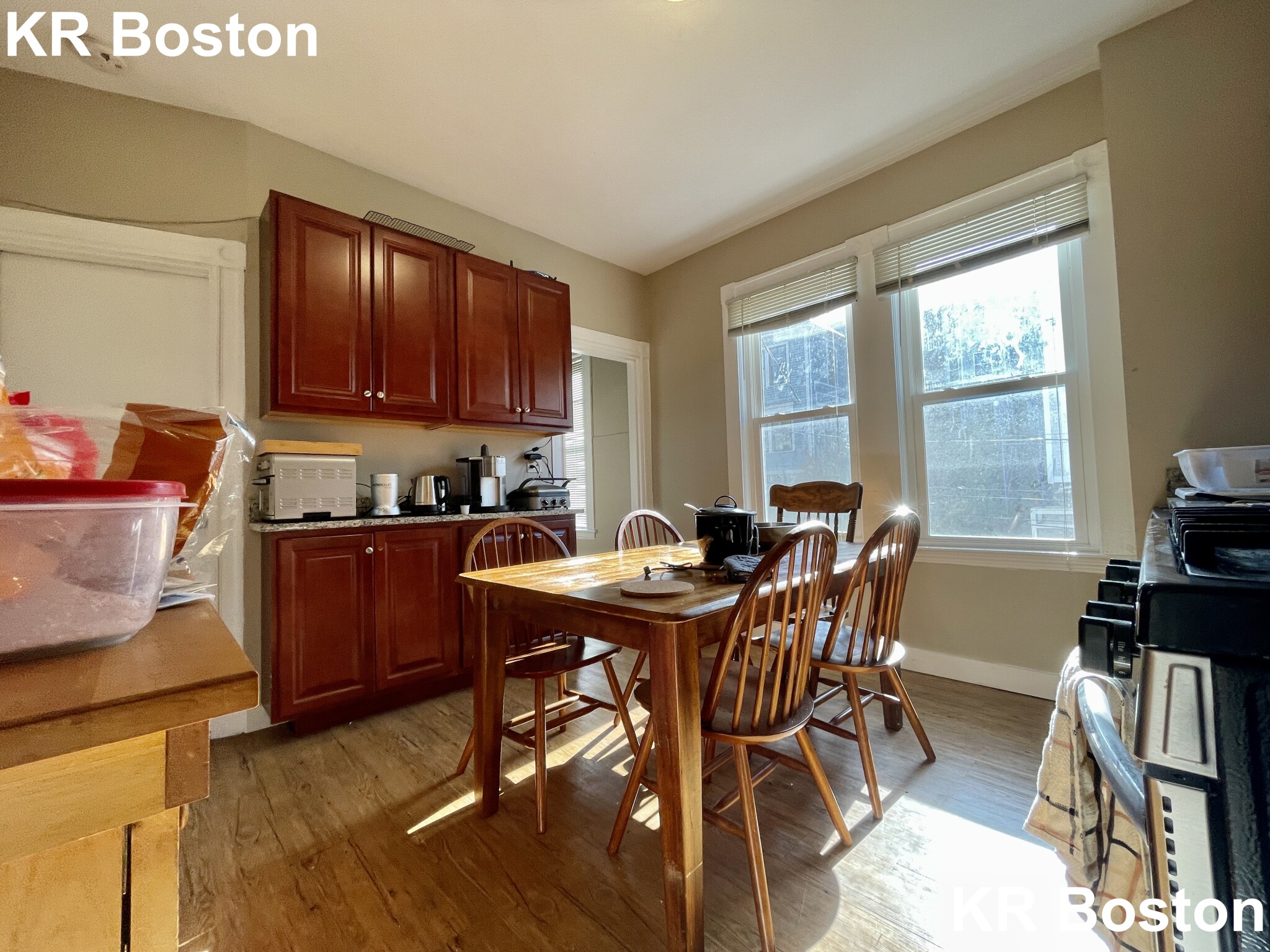 6 Sunset St, Mission Hill