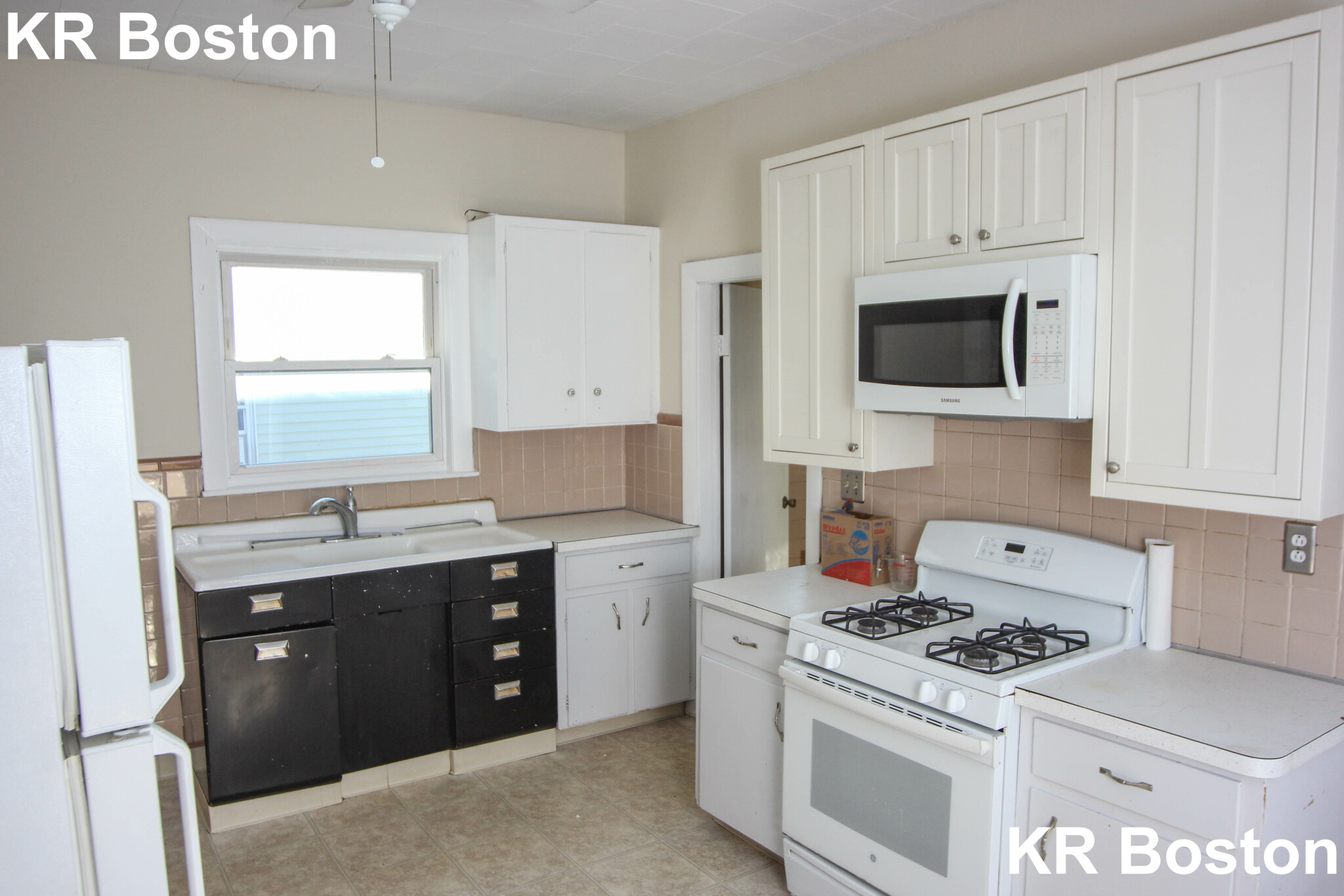 4 bed, 1 bath apartment for rent at 13 Clarendon Ave Unit 2, Teele Square — photo 2 of 9