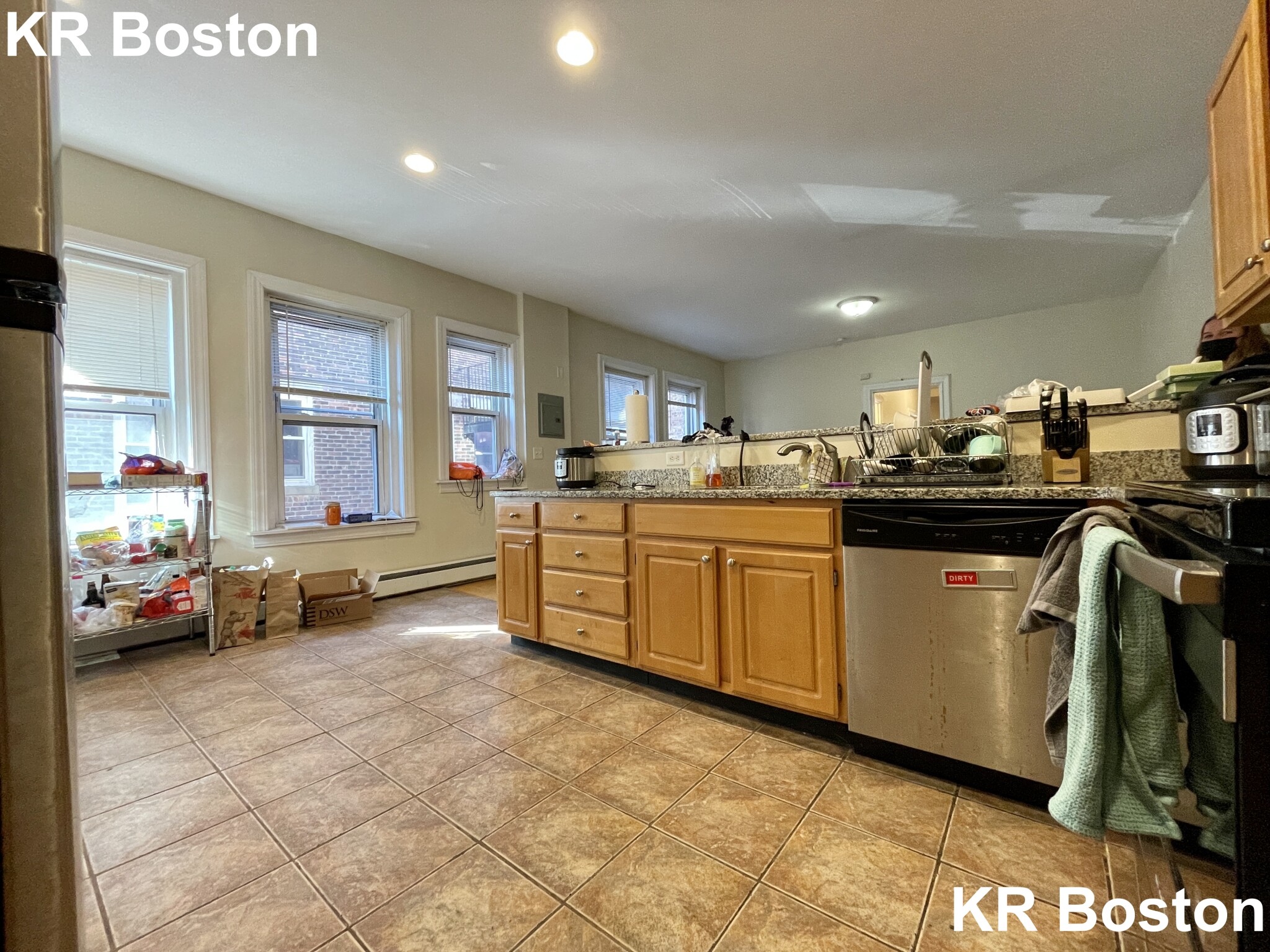 4 bed, 2 bath apartment for rent at 1288 Commonwealth Ave Unit 5, Allston — photo 5 of 11