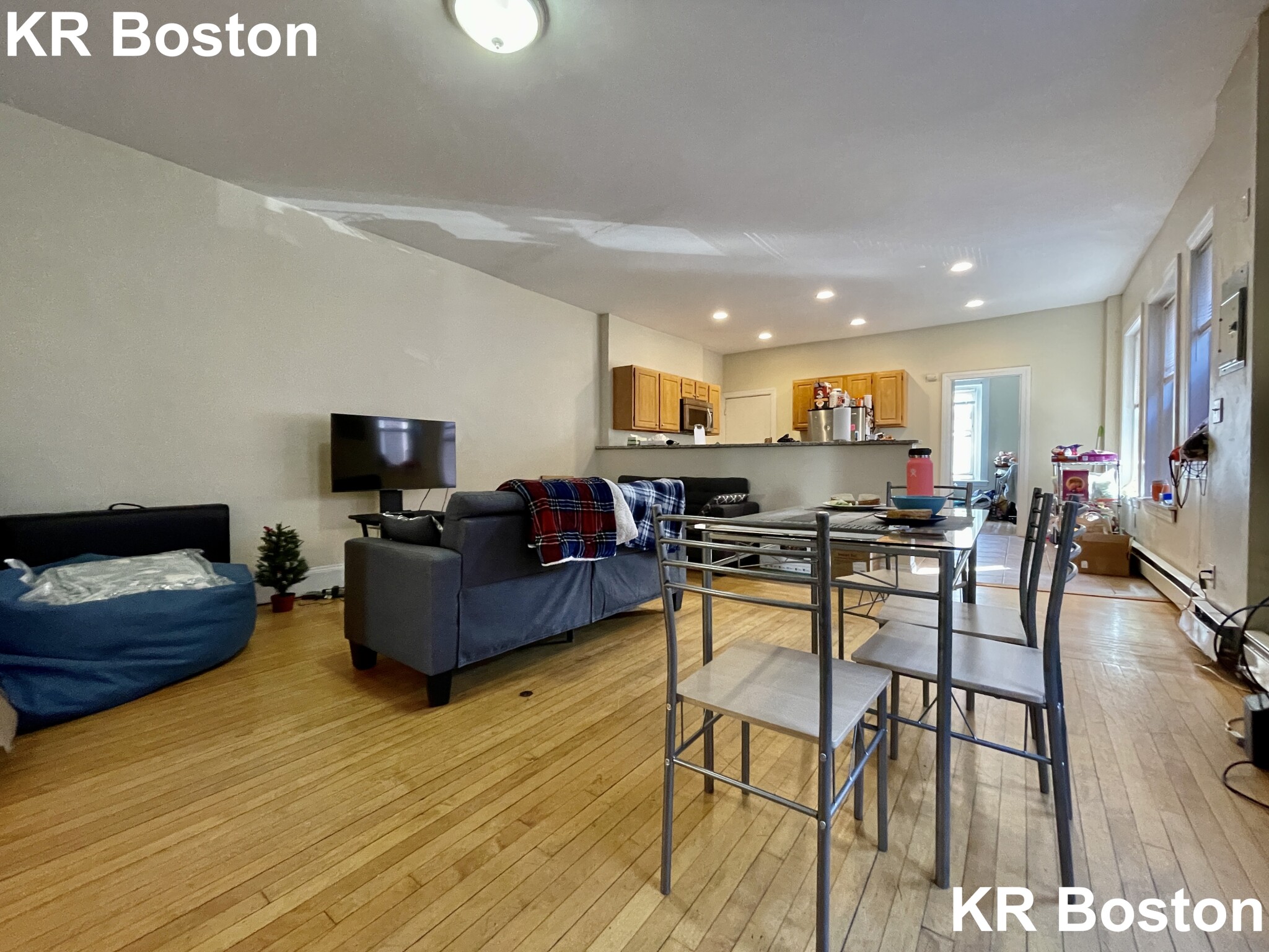4 bed, 2 bath apartment for rent at 1288 Commonwealth Ave Unit 5, Allston — photo 8 of 11