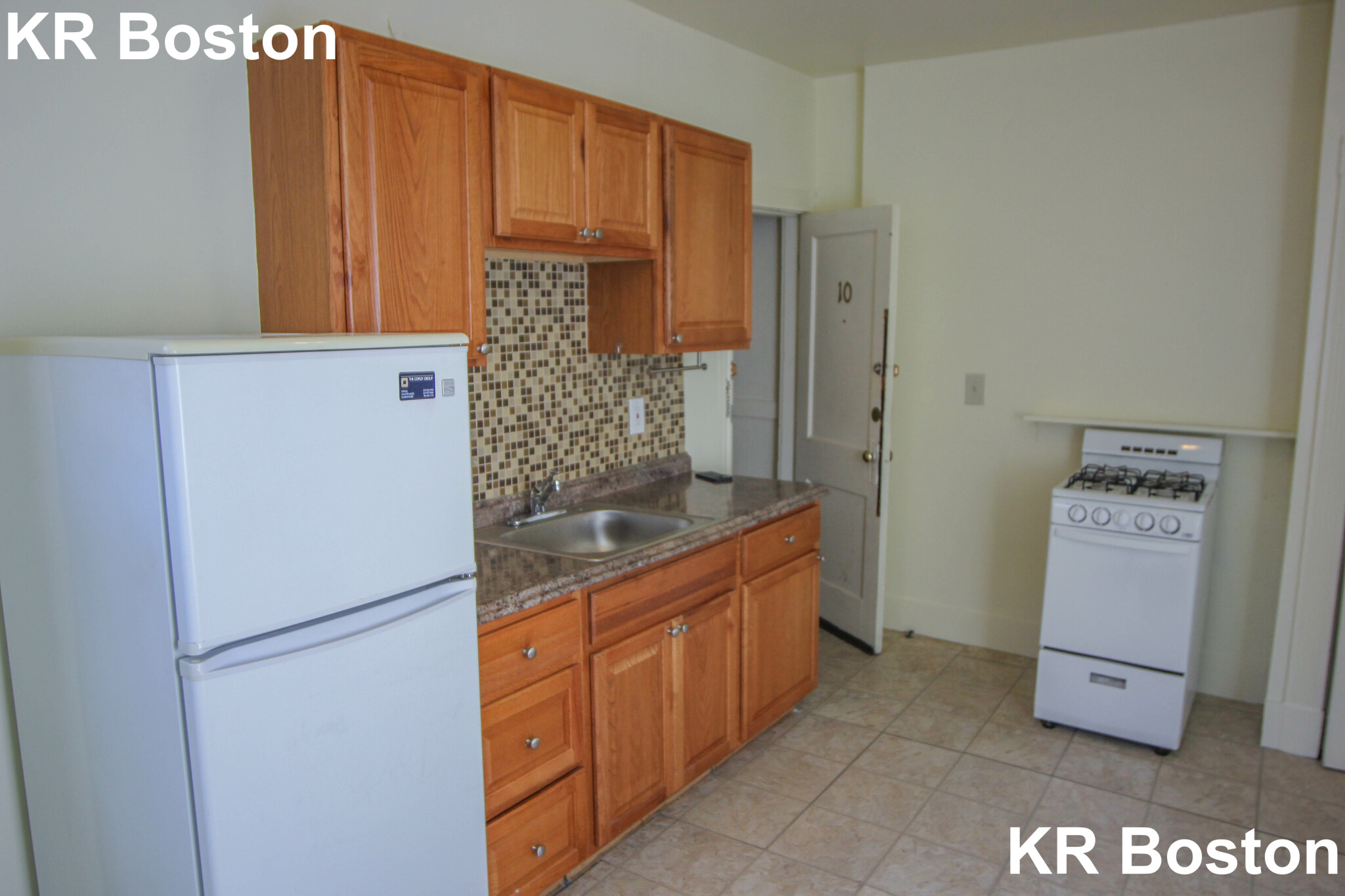 1 bed, 1 bath apartment for rent at 90 Myrtle St Unit 90-A, Beacon Hill — photo 1 of 5