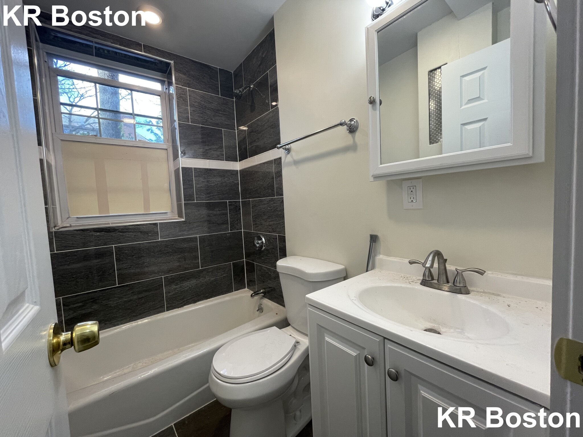 726 Washington St, Washington Square