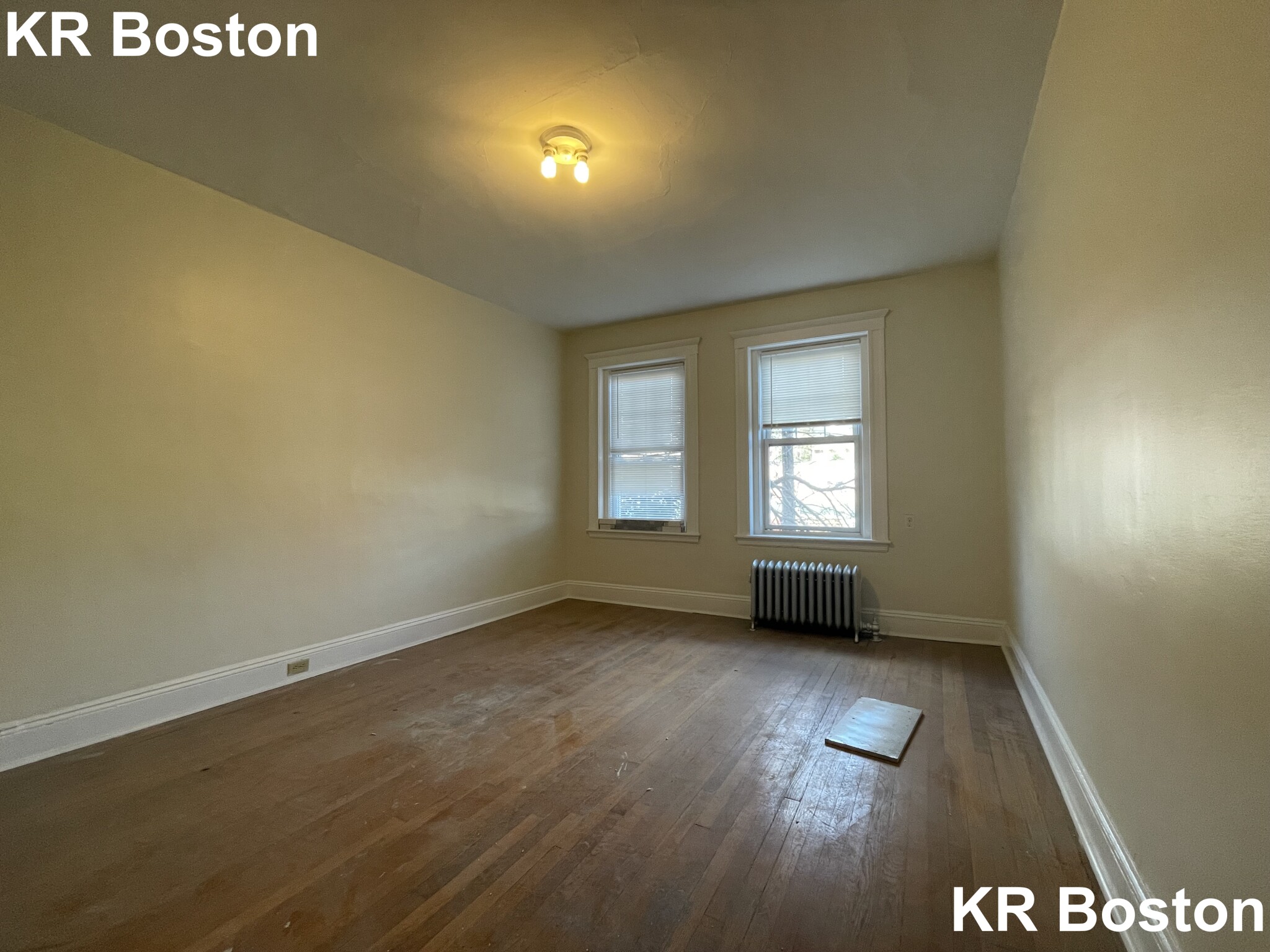 726 Washington St, Washington Square