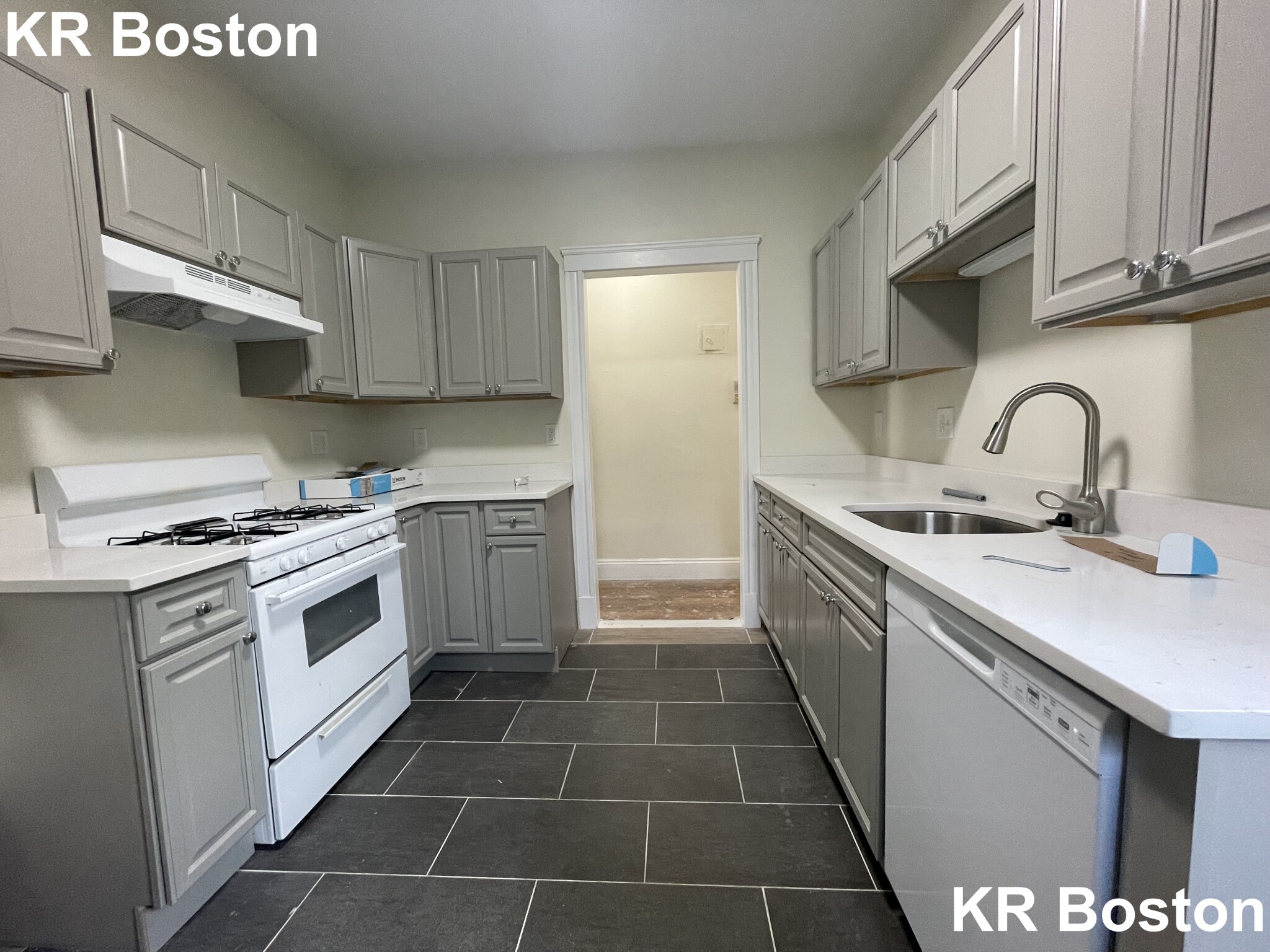 726 Washington St, Washington Square