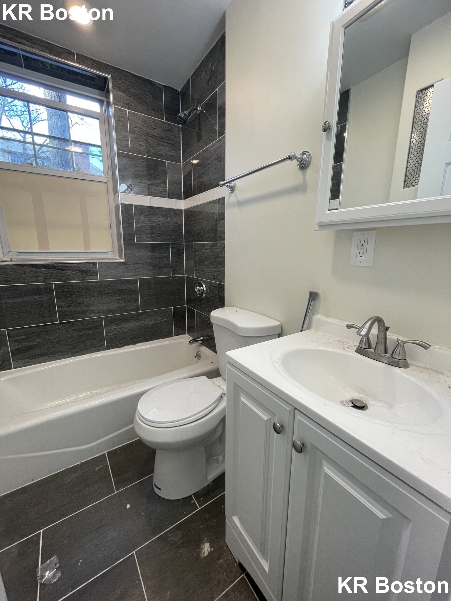 726 Washington St, Washington Square