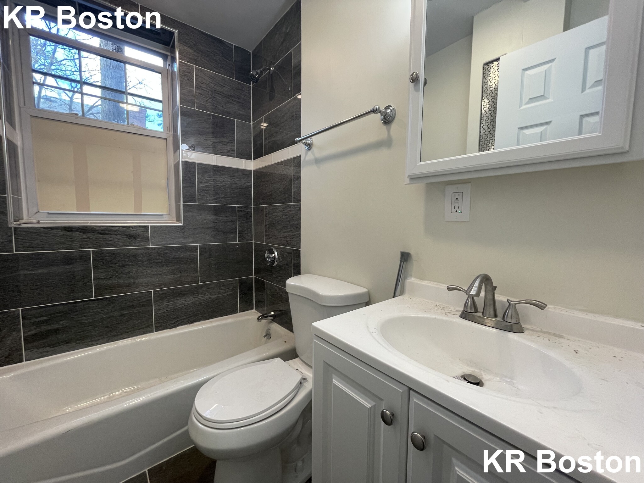 726 Washington St, Washington Square