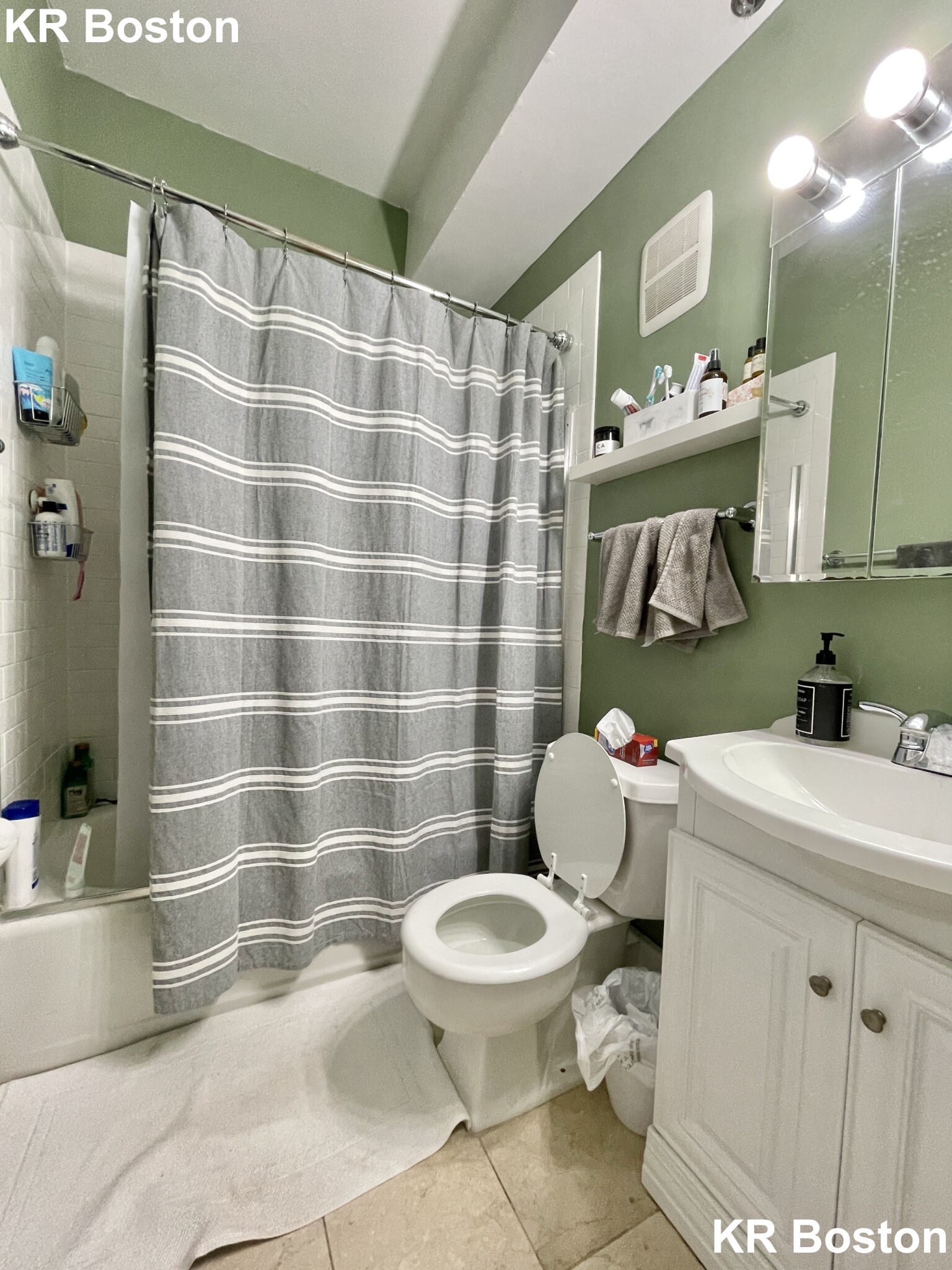 12 Stoneholm St, Fenway