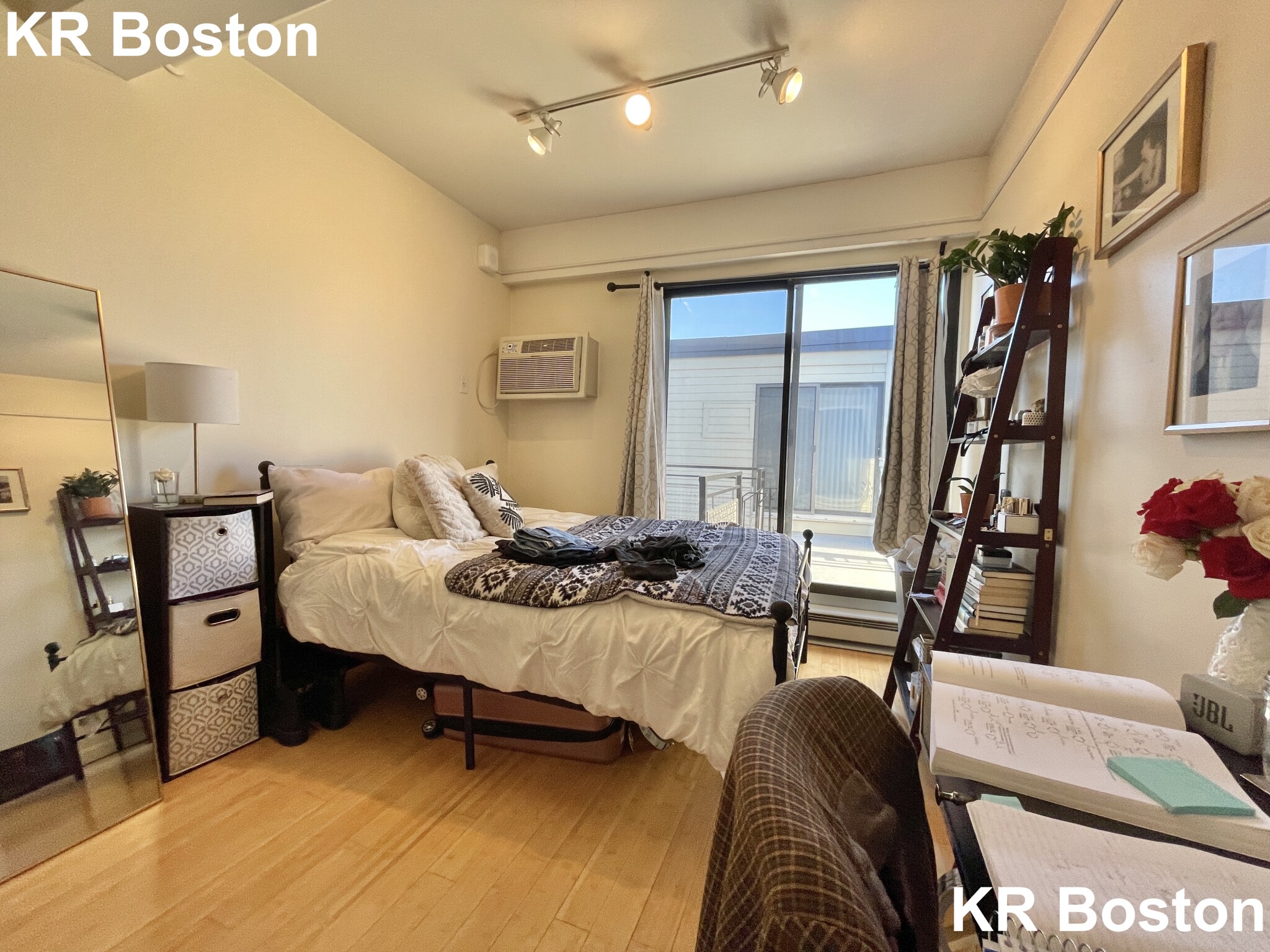 12 Stoneholm St, Fenway