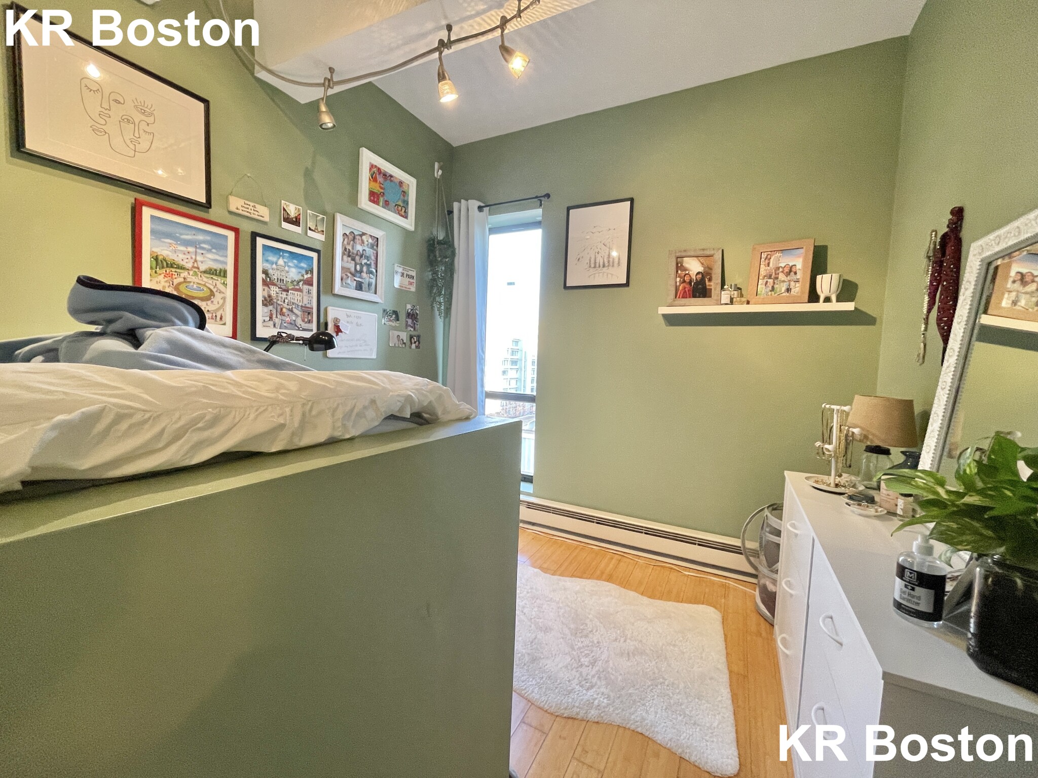 12 Stoneholm St, Fenway