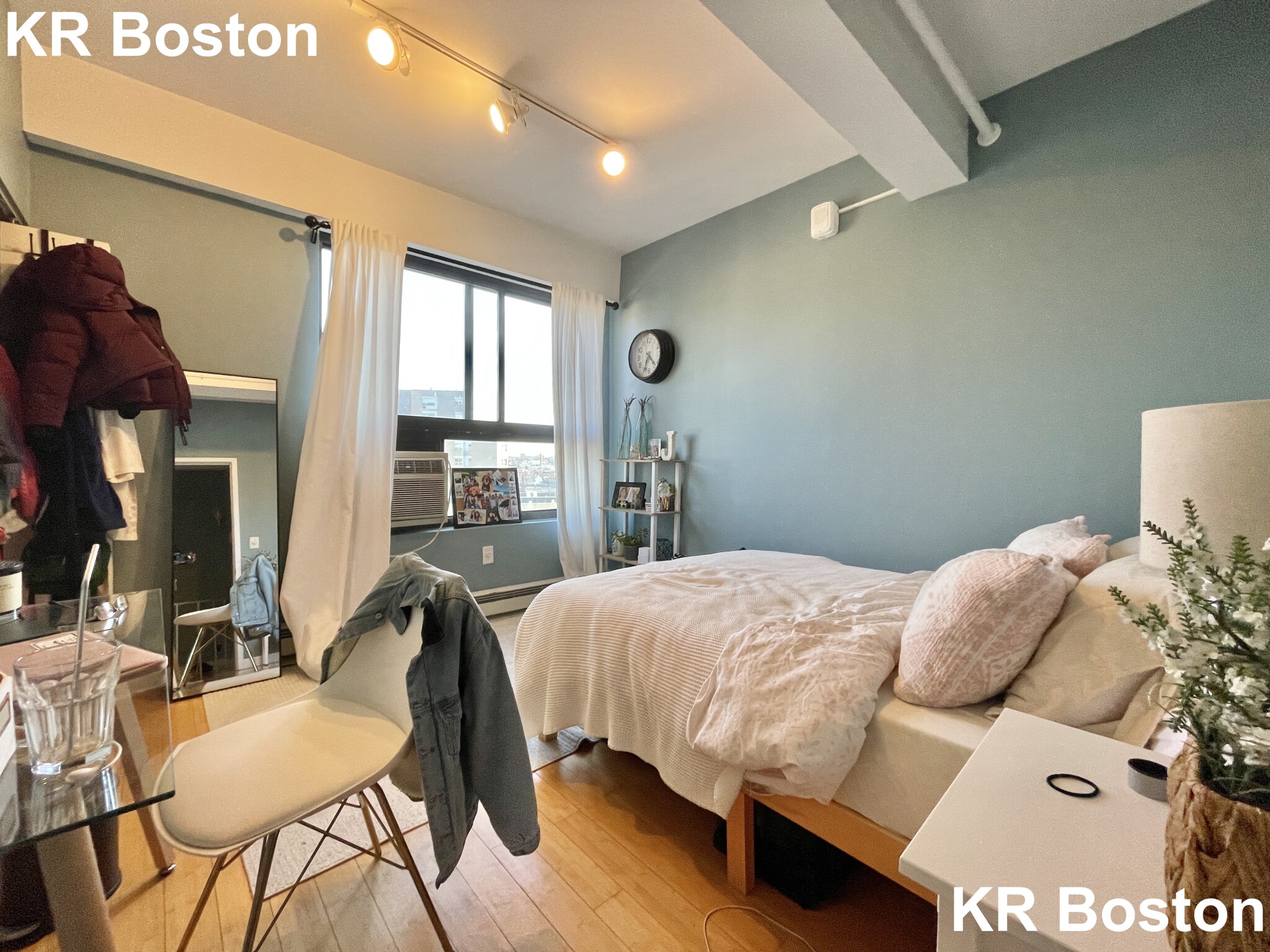 12 Stoneholm St, Fenway