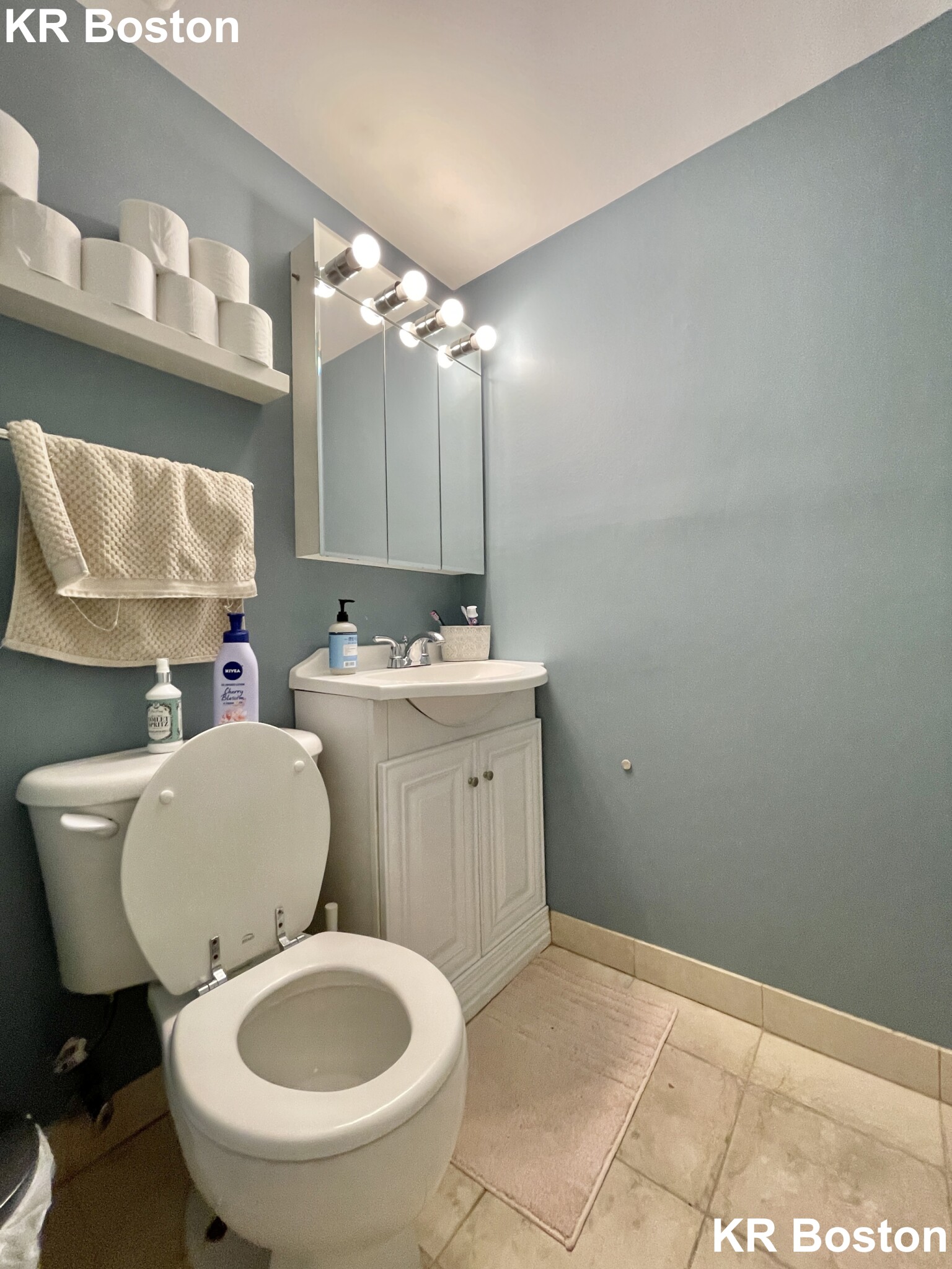 12 Stoneholm St, Fenway