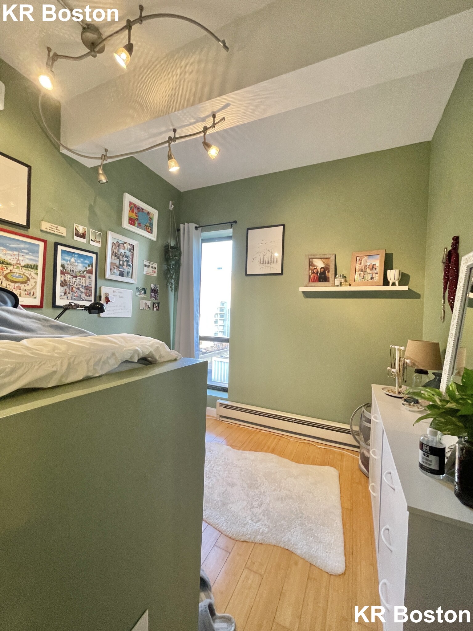 12 Stoneholm St, Fenway