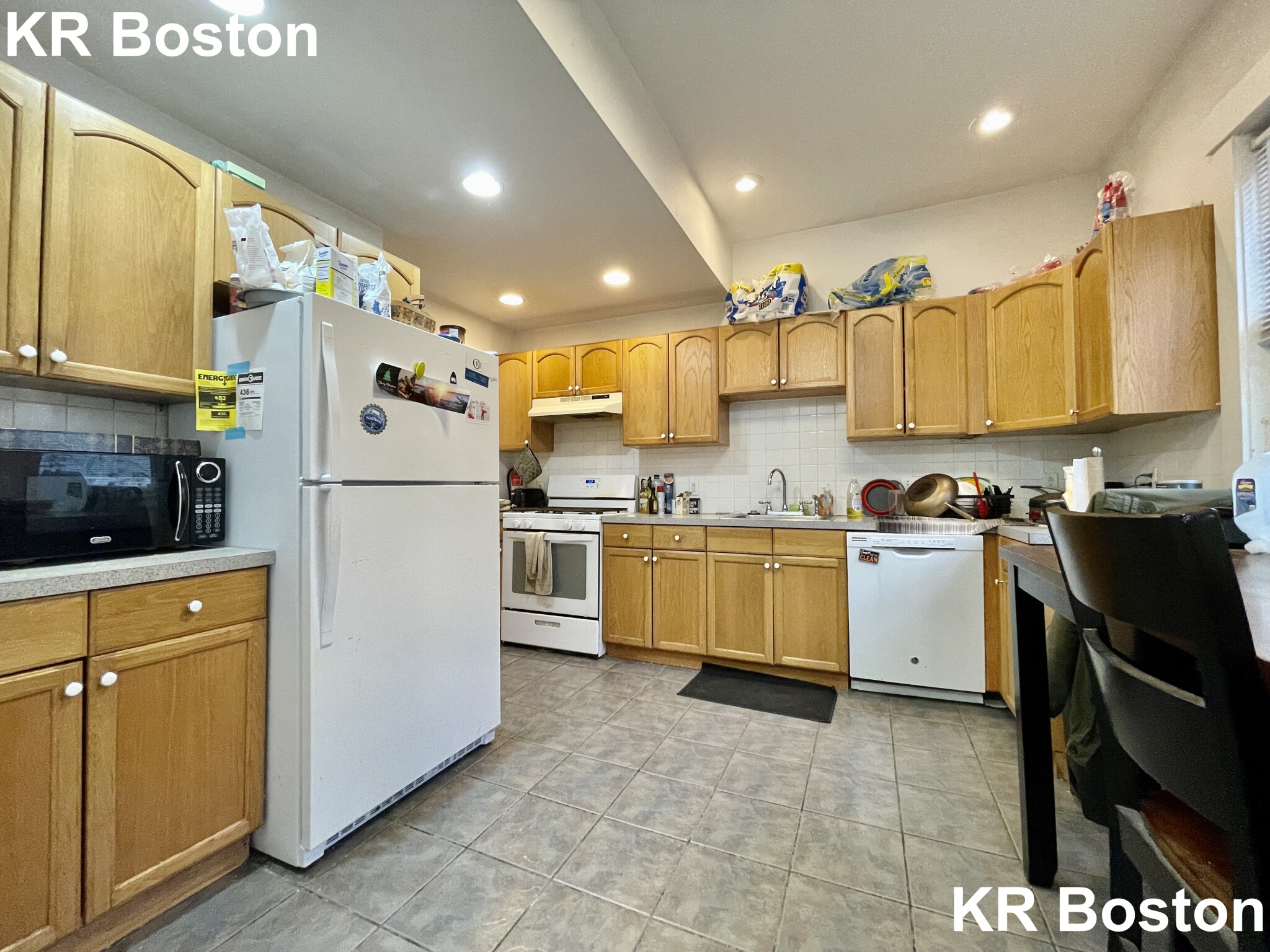 4 bed, 2 bath apartment for rent at 72 Chester St Unit 1, Allston — photo 2 of 12