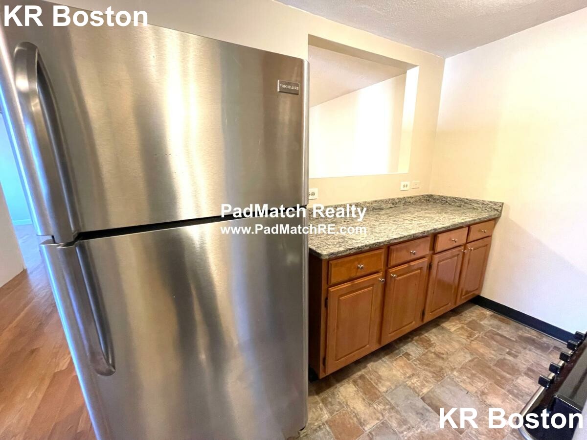 2 bed, 1 bath apartment for rent at 385 Dorchester St Unit B3, South Boston — photo 3 of 11