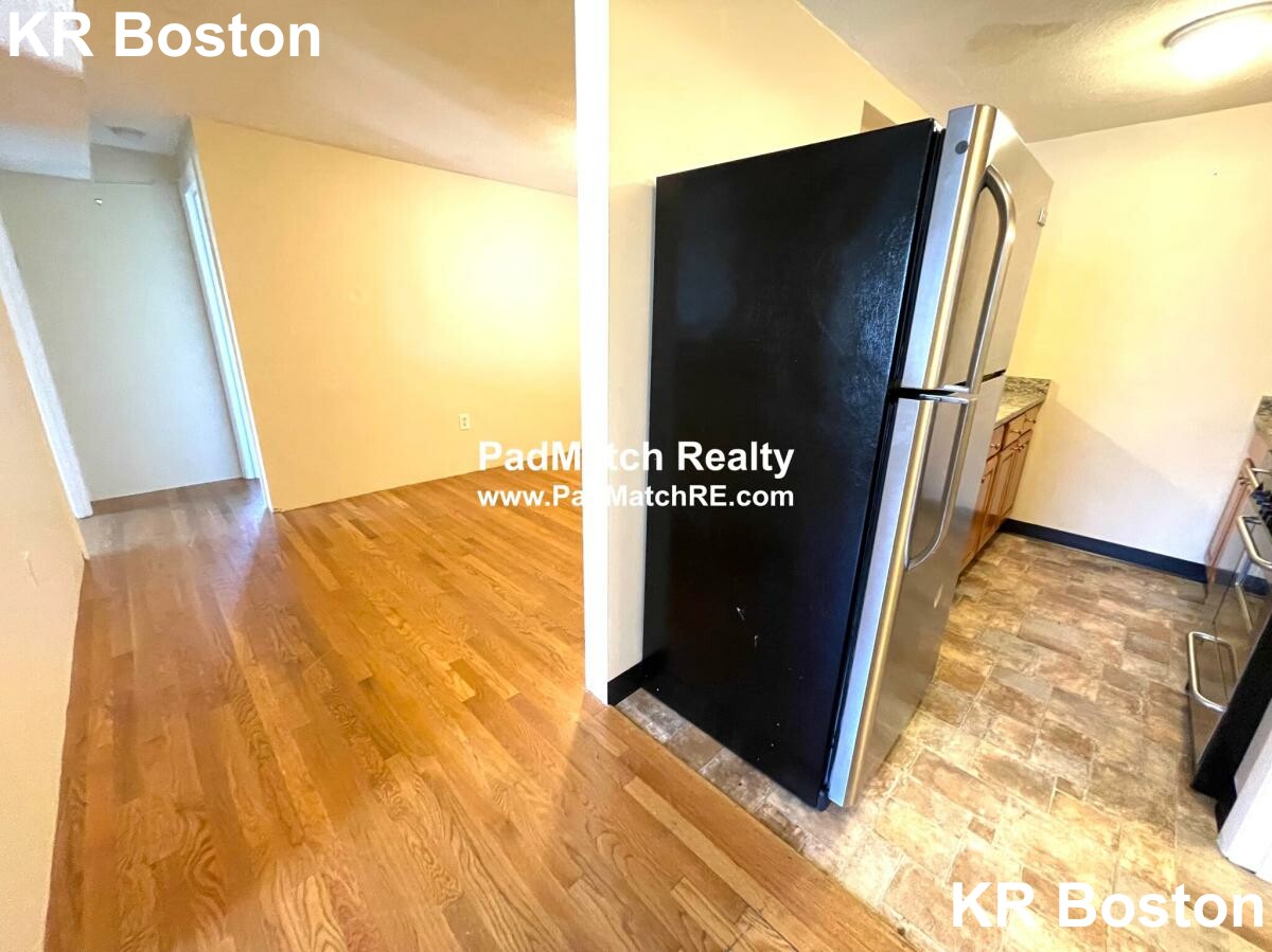 2 bed, 1 bath apartment for rent at 385 Dorchester St Unit B3, South Boston — photo 5 of 11