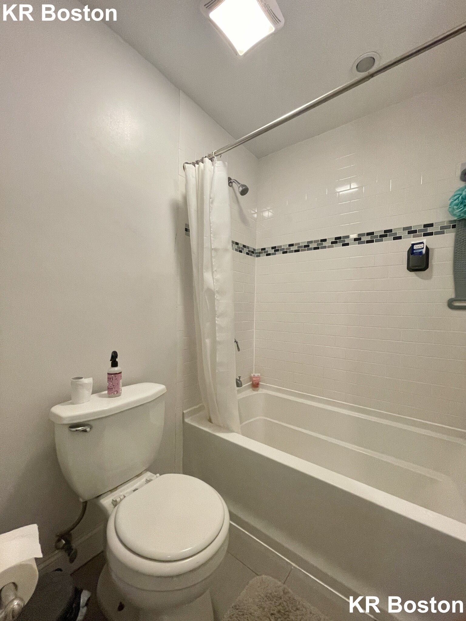 6 bed, 3 bath apartment for rent at 996 Tremont St Unit 1, South End — photo 8 of 18