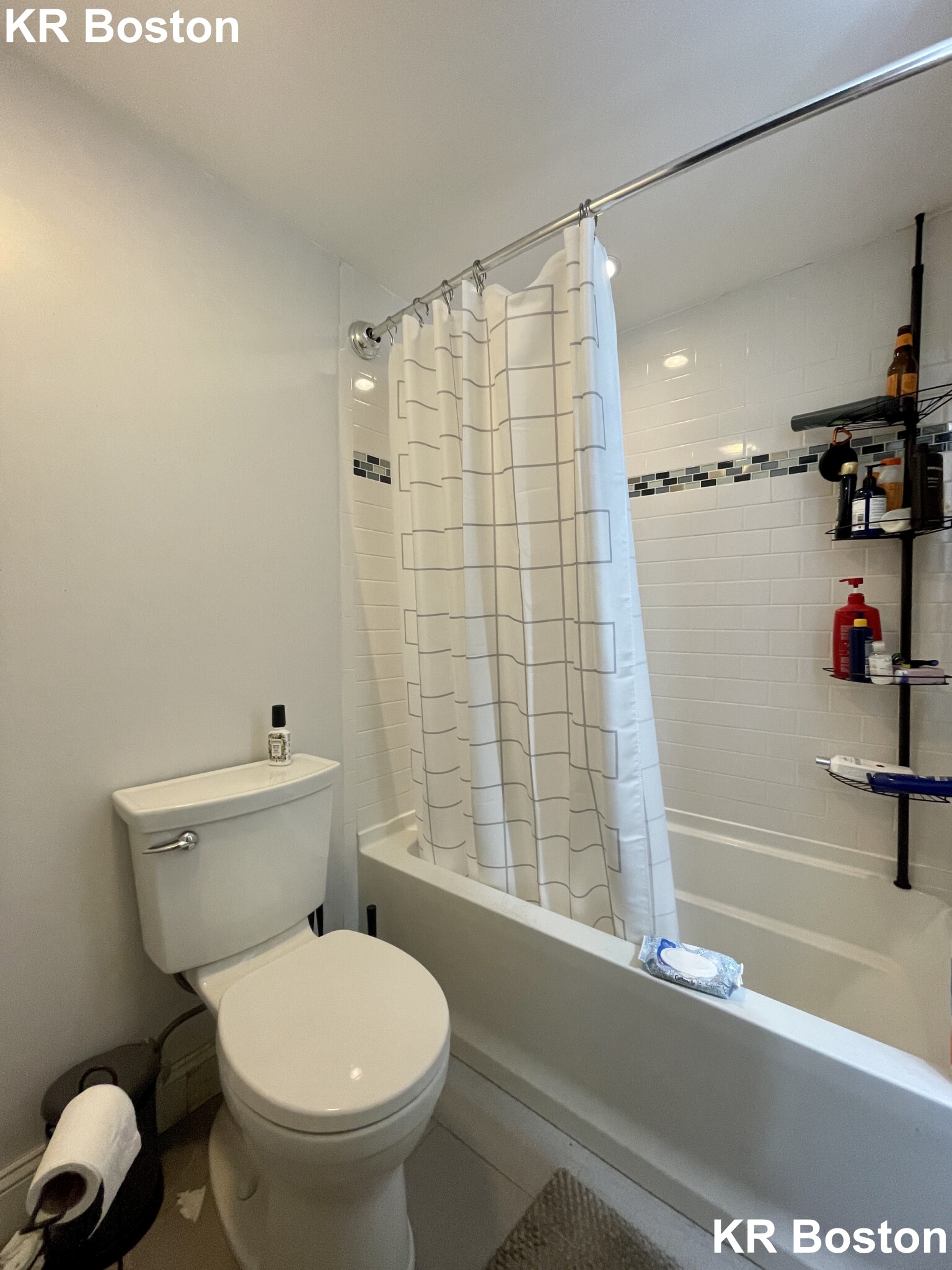 6 bed, 3 bath apartment for rent at 996 Tremont St Unit 1, South End — photo 15 of 18