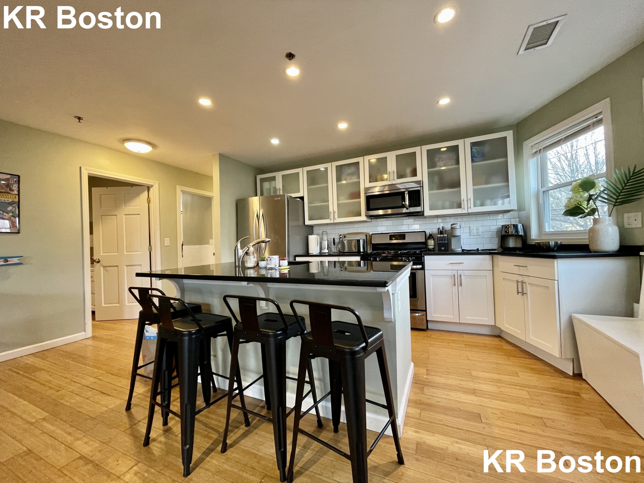4 bed, 2 bath apartment for rent at 108 Chester St Unit 2, Allston — photo 12 of 13
