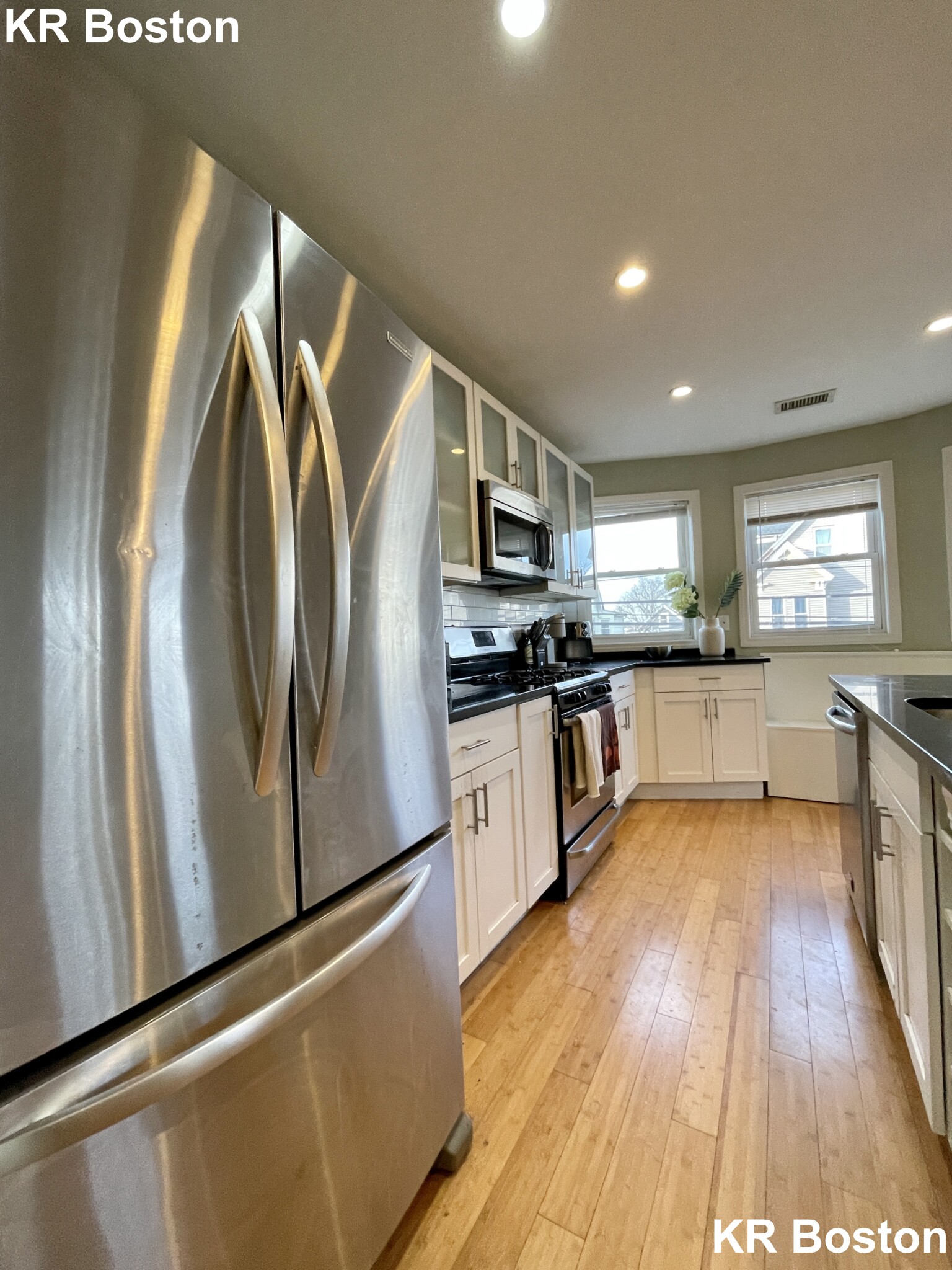 4 bed, 2 bath apartment for rent at 108 Chester St Unit 2, Allston — photo 2 of 13