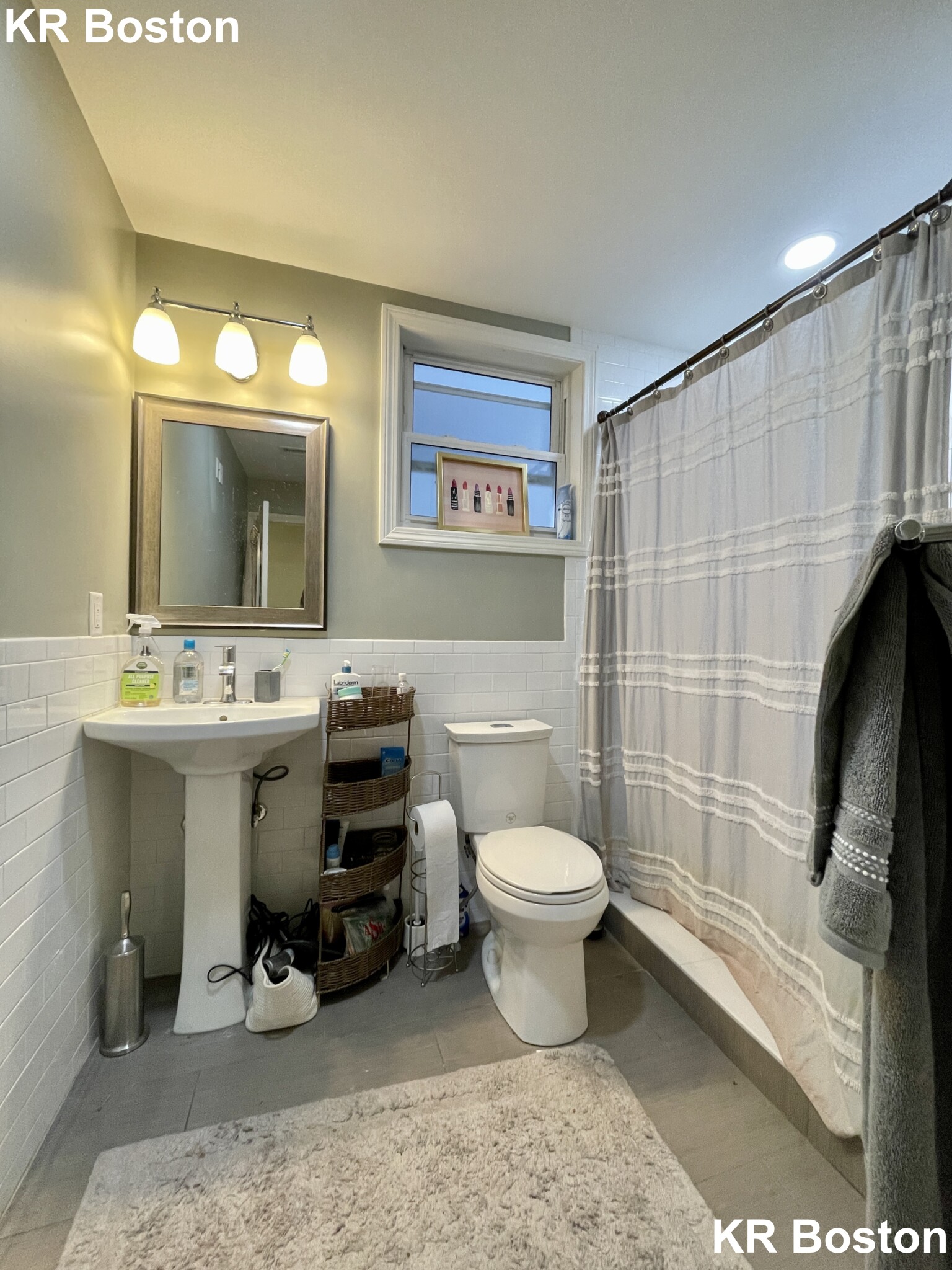 4 bed, 2 bath apartment for rent at 108 Chester St Unit 2, Allston — photo 9 of 13