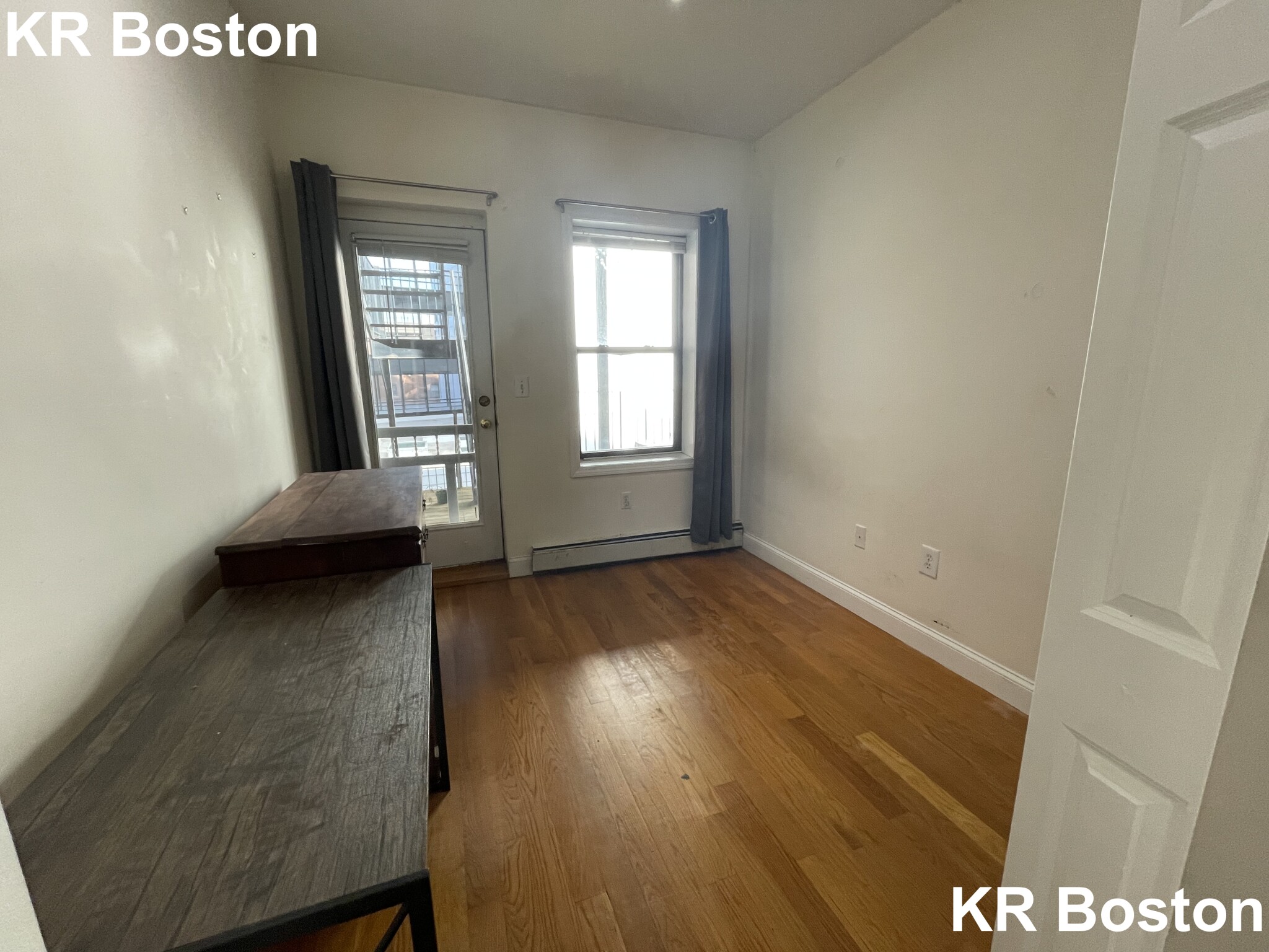 4 bed, 1 bath apartment for rent at 1023 Tremont St Unit 3, South End — photo 6 of 8