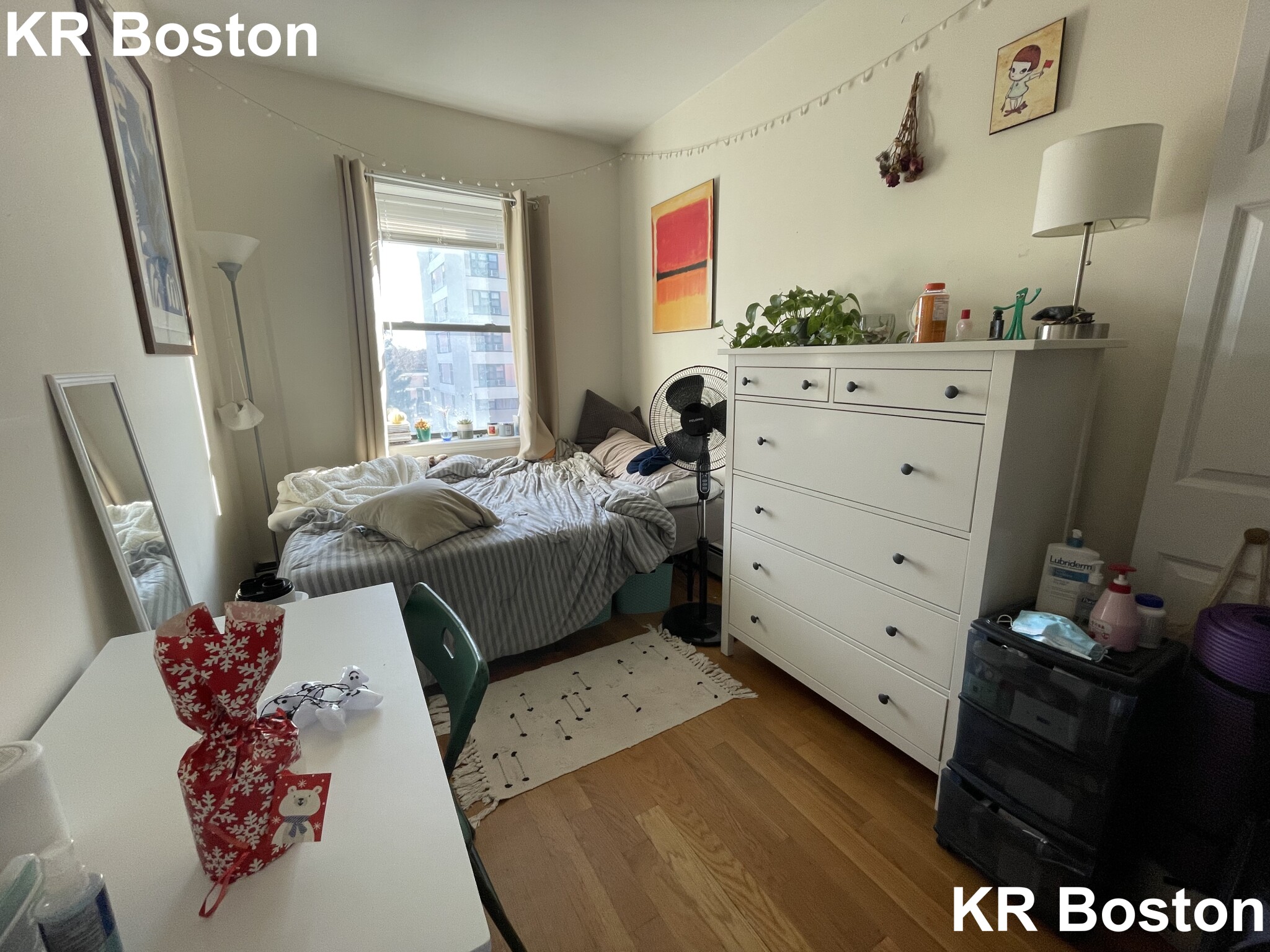 4 bed, 1 bath apartment for rent at 1023 Tremont St Unit 3, South End — photo 7 of 8