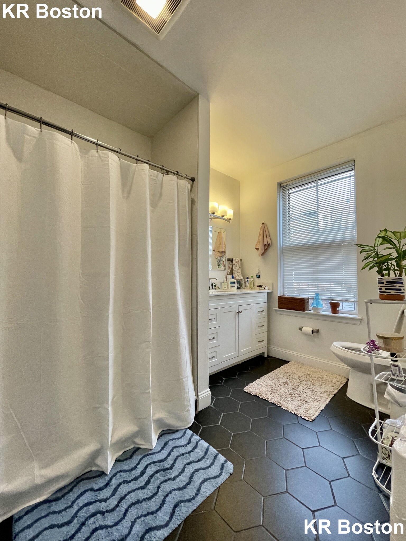 4 bed, 2 bath apartment for rent at 482 Massachusetts Ave Unit 2, South End — photo 10 of 17