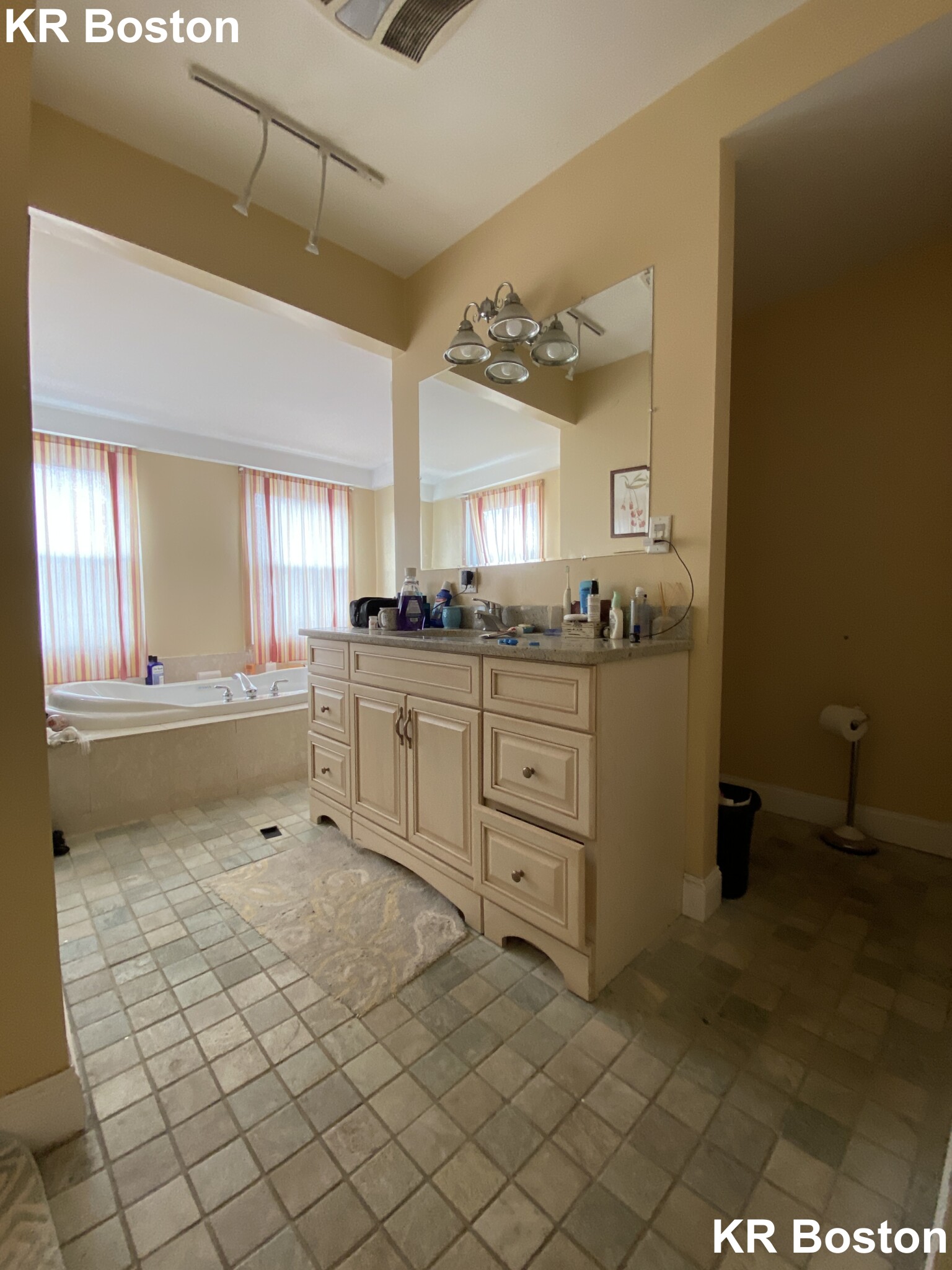 17 Holman St, Allston