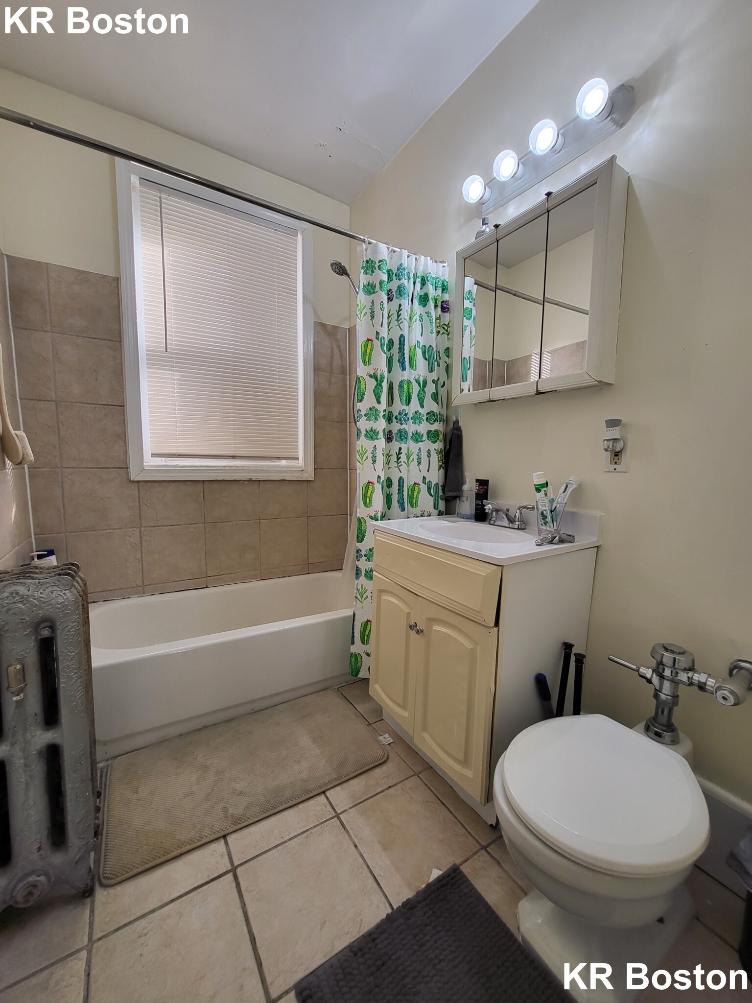 879 Beacon St, Fenway