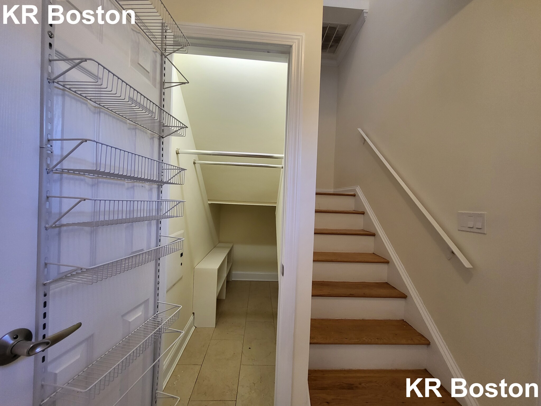 2 bed, 1.5 bath apartment for rent at 575 Vfw Pkwy Unit -, West Roxbury — photo 3 of 31