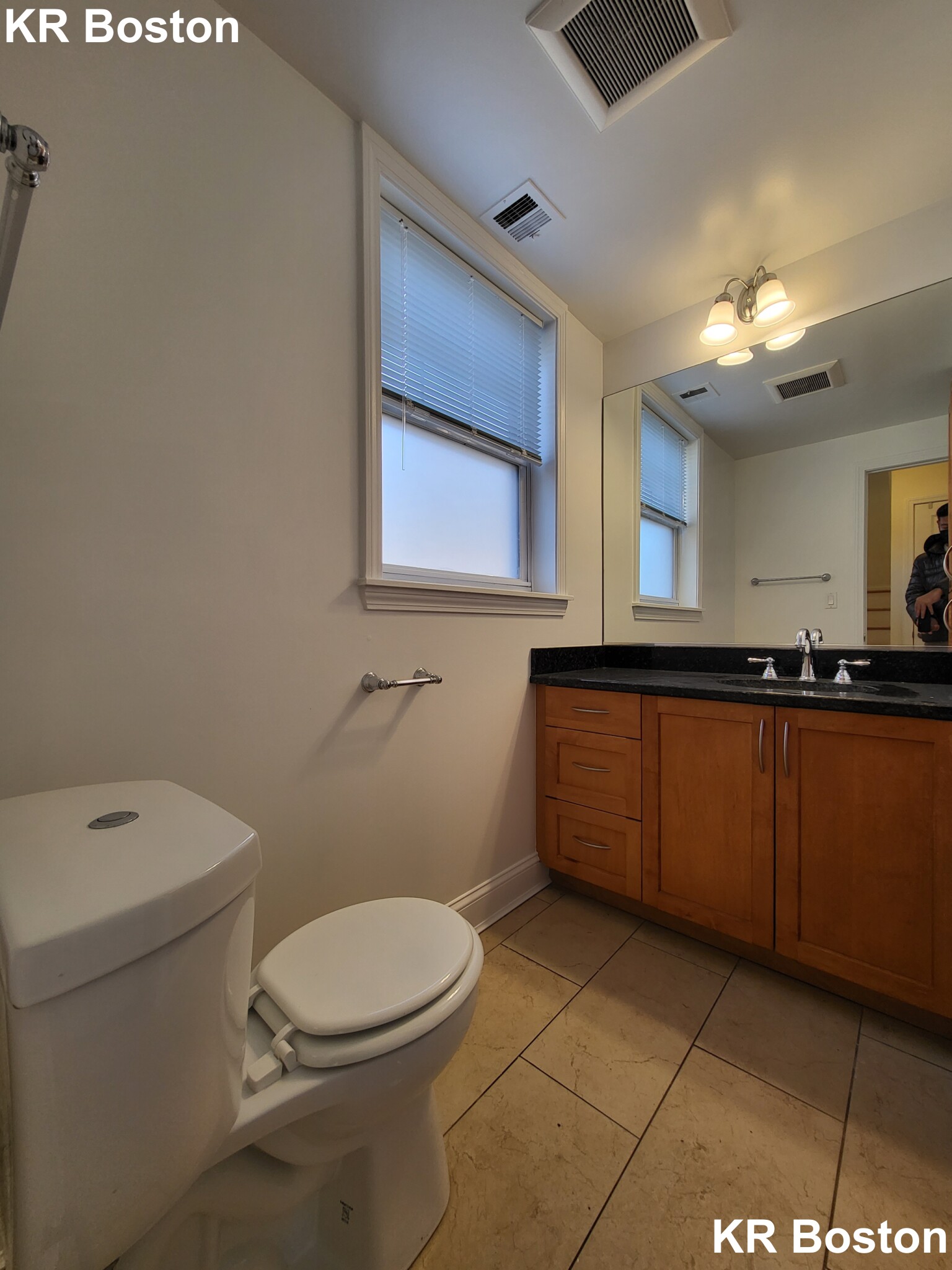 2 bed, 1.5 bath apartment for rent at 575 Vfw Pkwy Unit -, West Roxbury — photo 2 of 31
