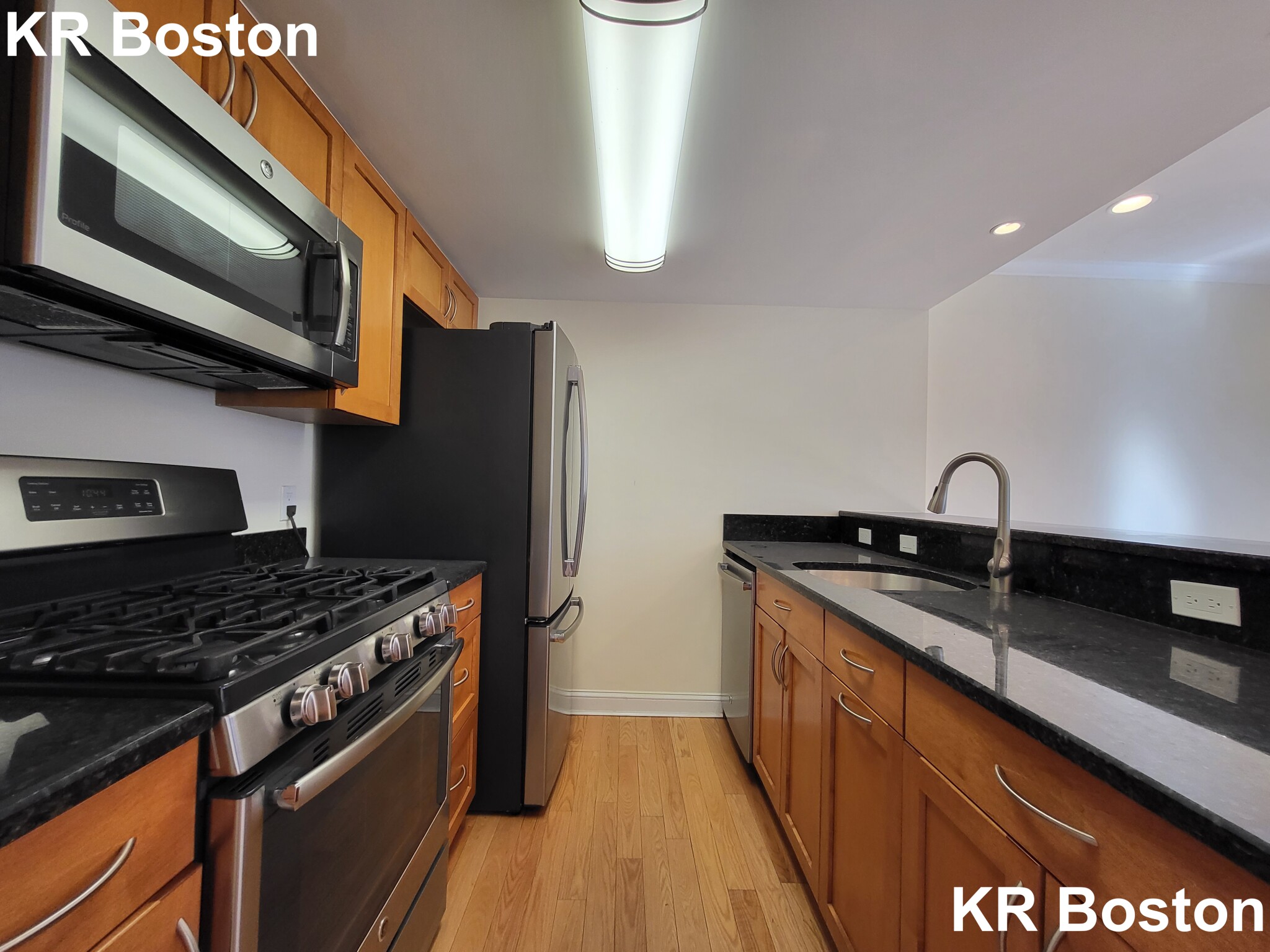 2 bed, 1.5 bath apartment for rent at 575 Vfw Pkwy Unit -, West Roxbury — photo 5 of 31
