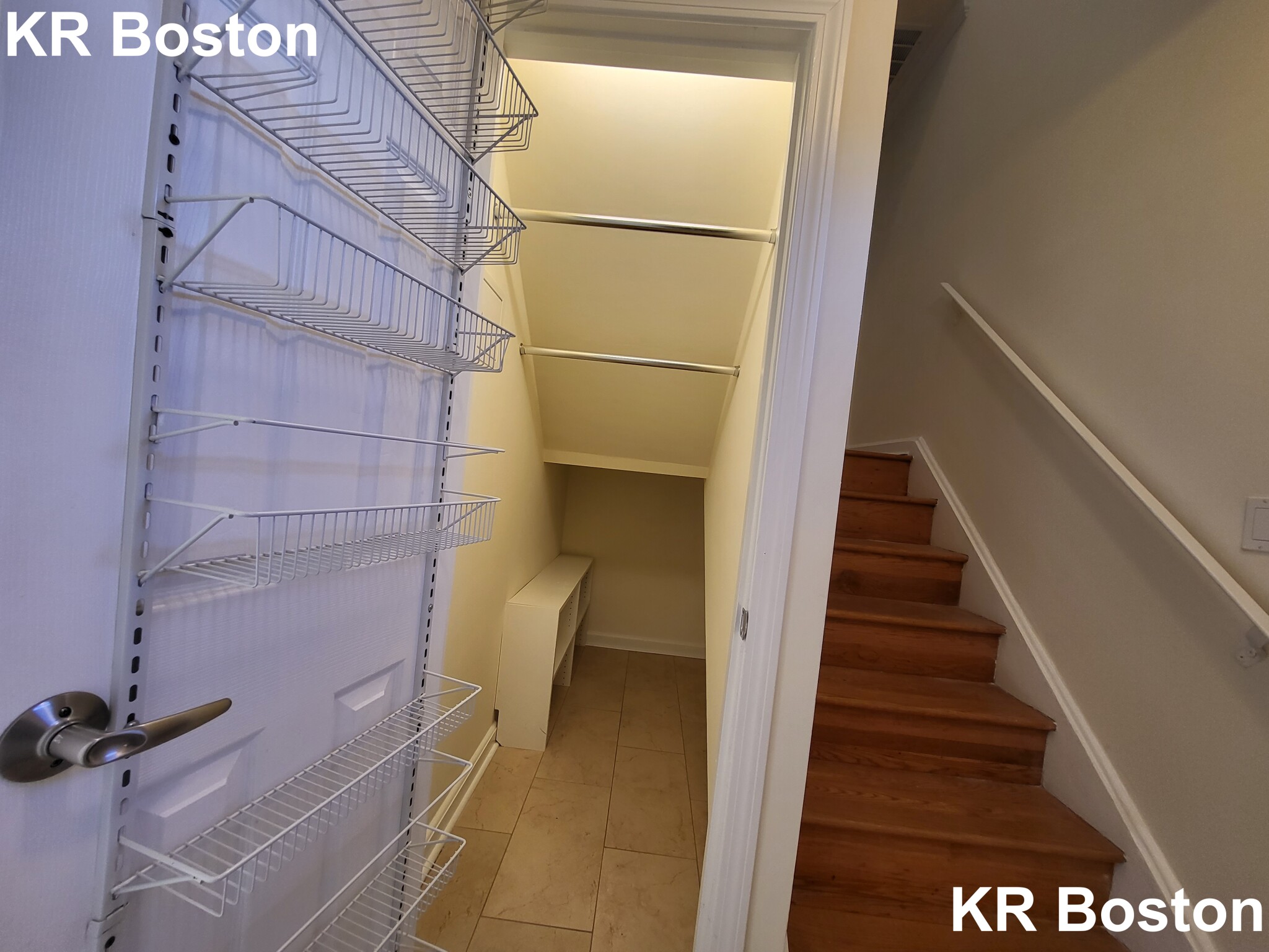 2 bed, 1.5 bath apartment for rent at 218 Sherman Rd Unit 1, West Roxbury — photo 8 of 23