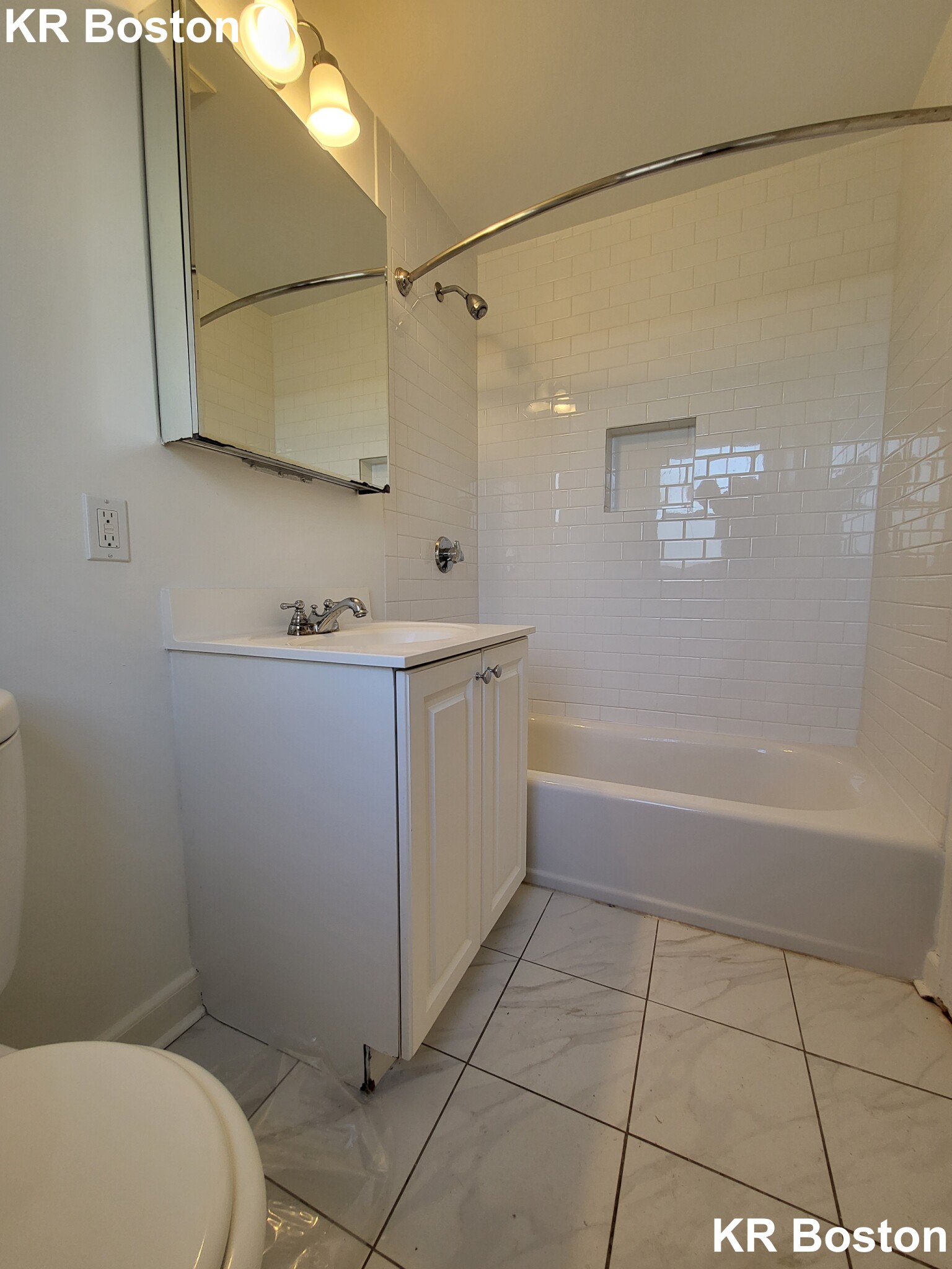 2 bed, 1.5 bath apartment for rent at 218 Sherman Rd Unit 1, West Roxbury — photo 13 of 23