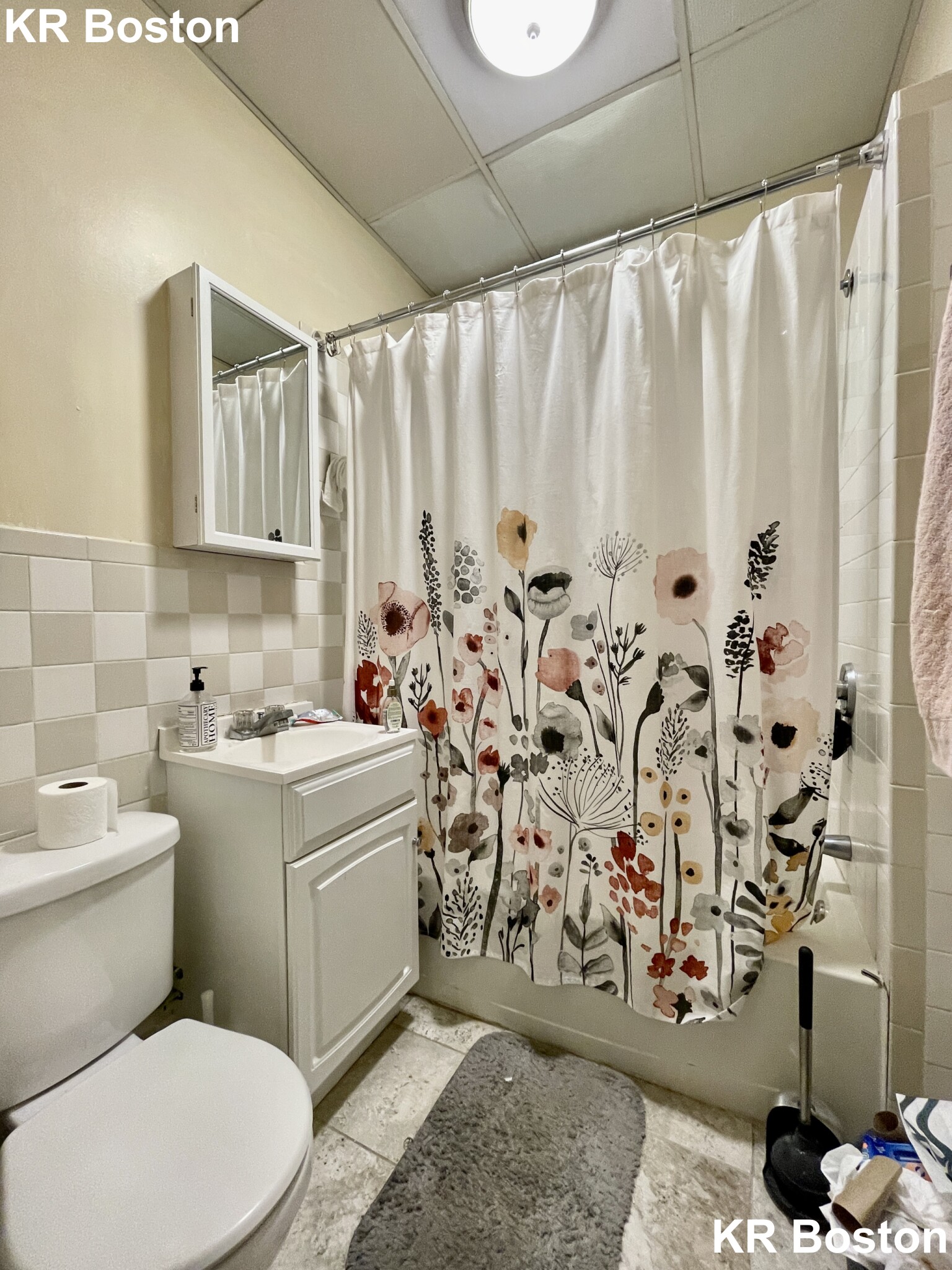 3 bed, 2 bath apartment for rent at 1890 Beacon Unit 1, Reservoir — photo 6 of 23