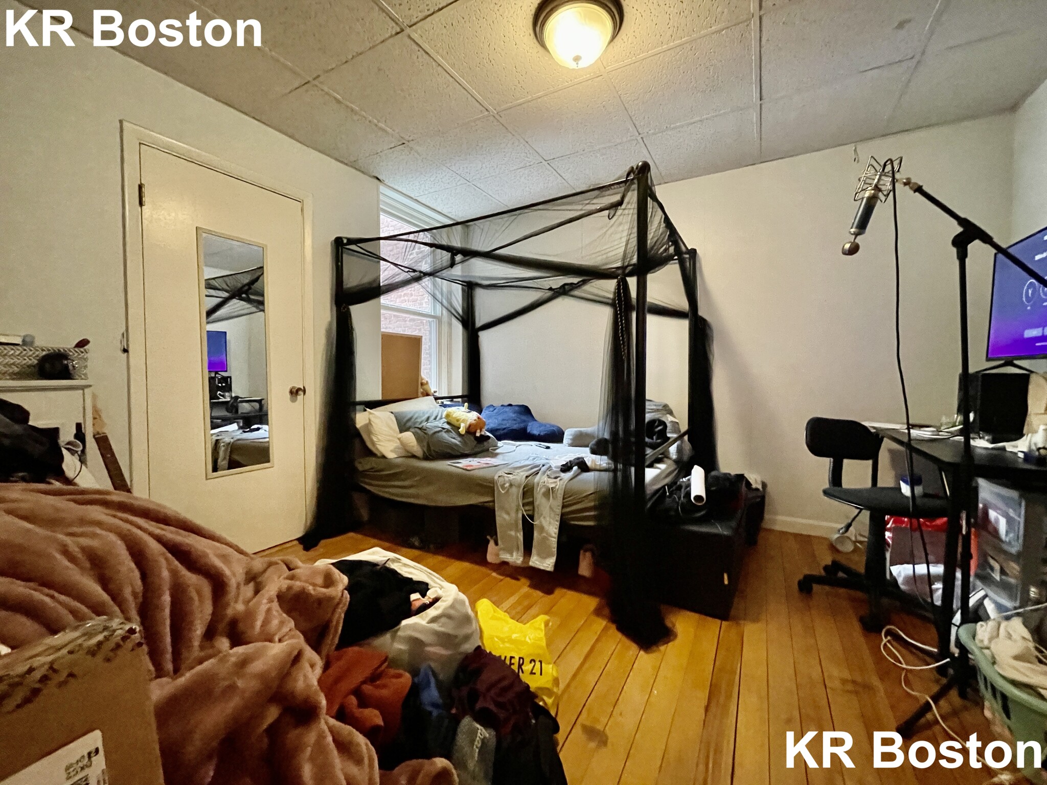 3 bed, 2 bath apartment for rent at 1890 Beacon Unit 1, Reservoir — photo 5 of 23
