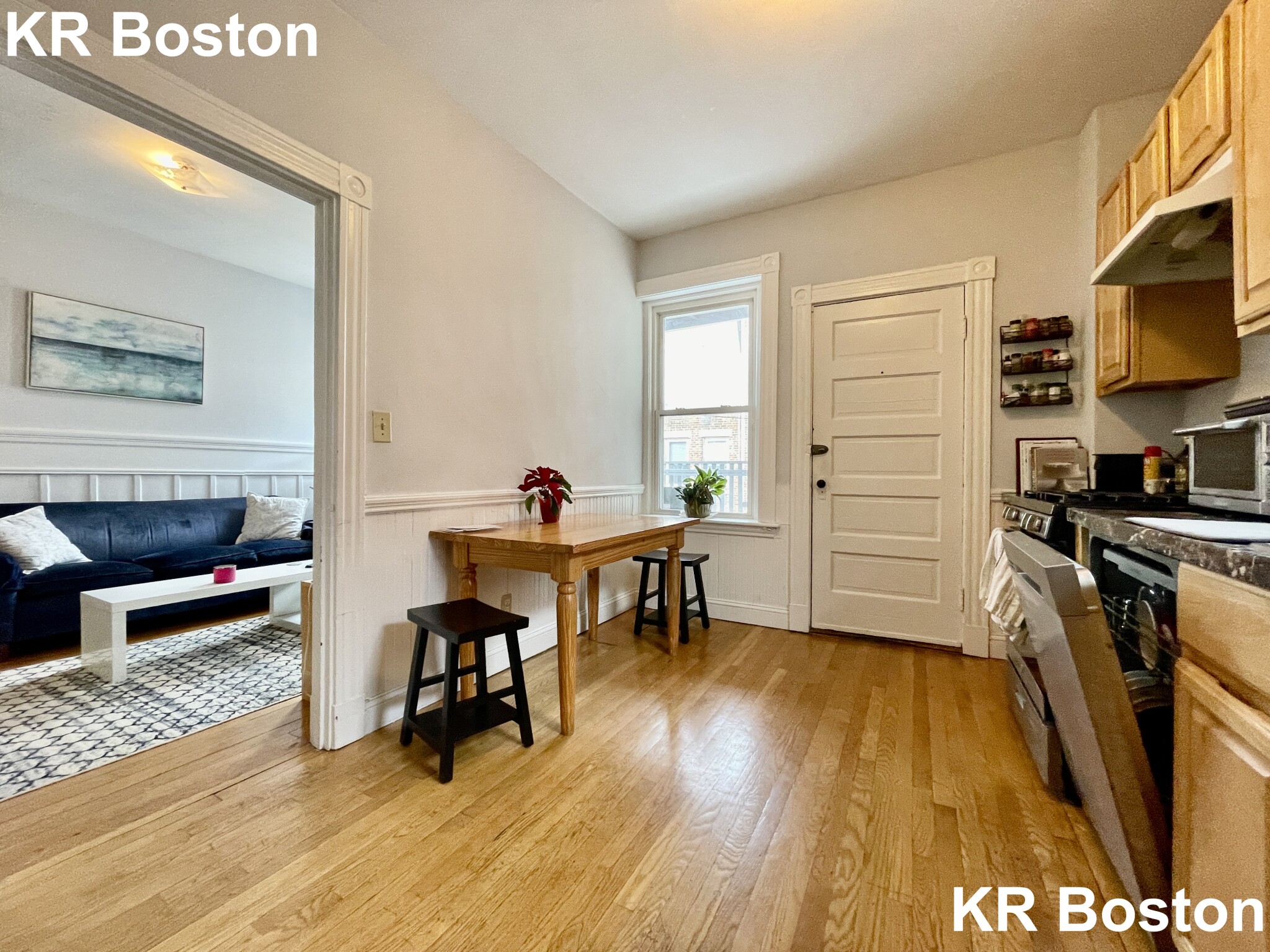 4 bed, 2 bath apartment for rent at 1890 Beacon Unit 3, Reservoir — photo 2 of 26