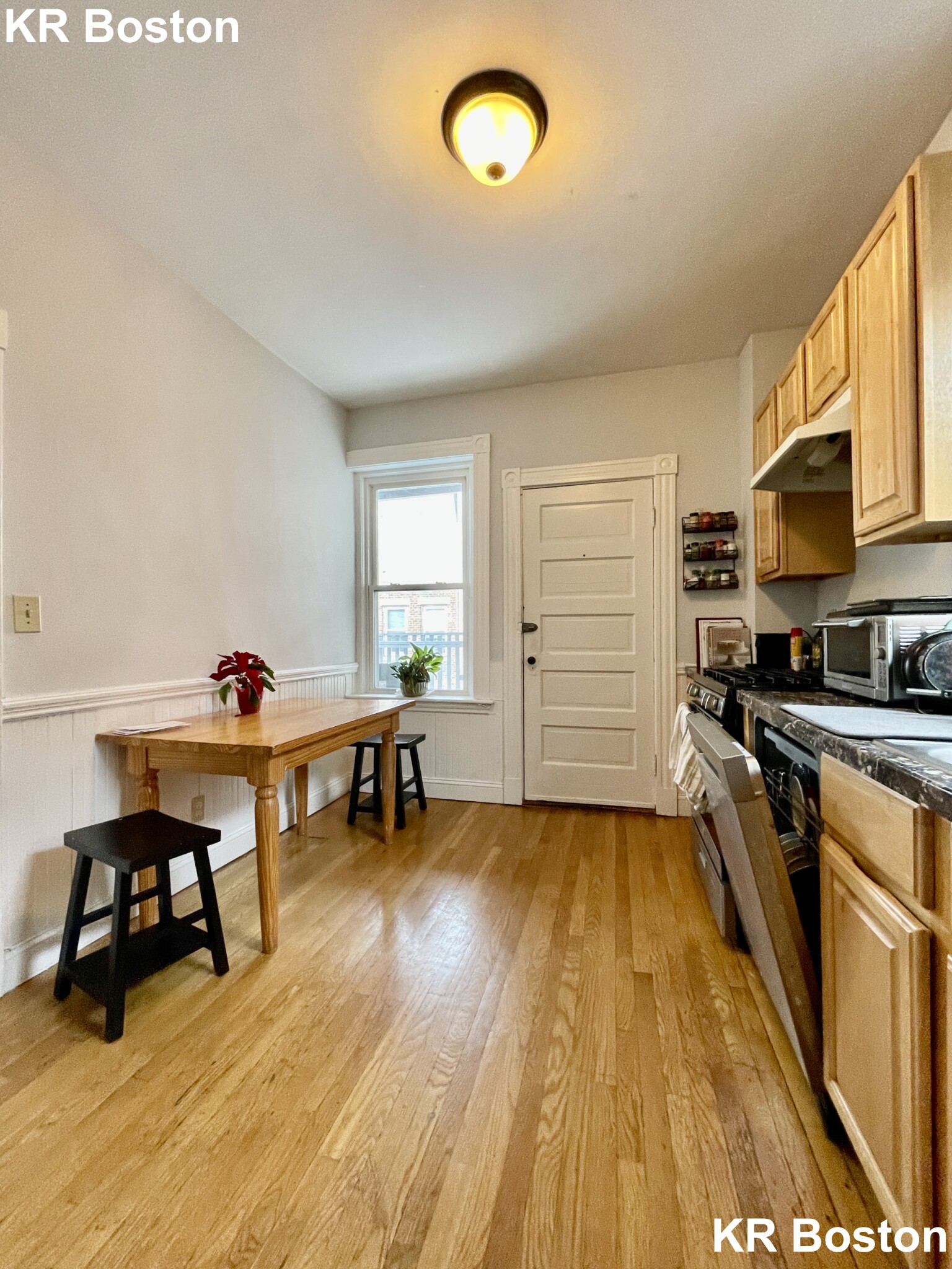 4 bed, 2 bath apartment for rent at 1890 Beacon Unit 3, Reservoir — photo 23 of 26