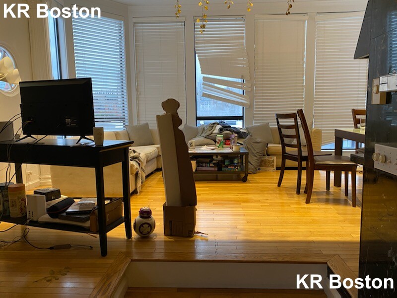 113 Beacon St, Back Bay