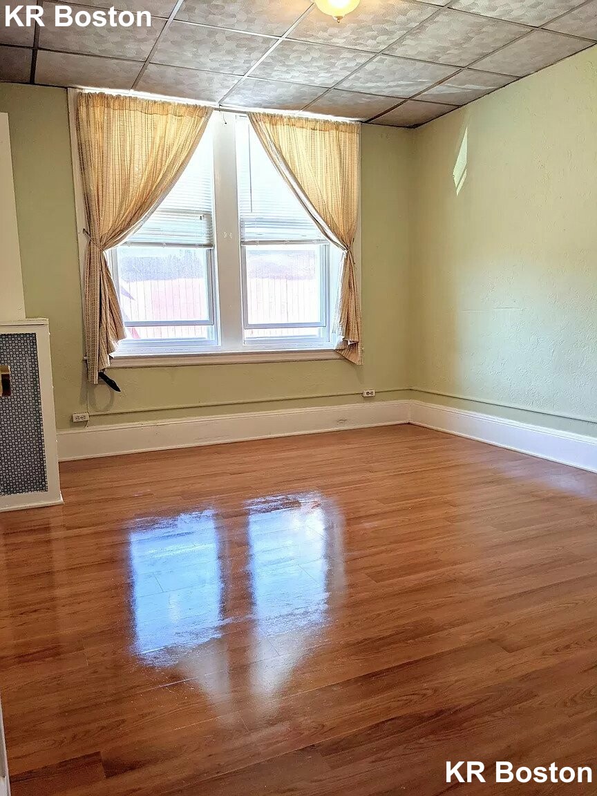 3 Linden St, Allston