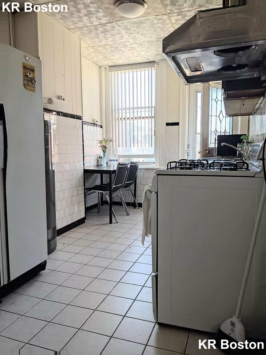 3 Linden St, Allston