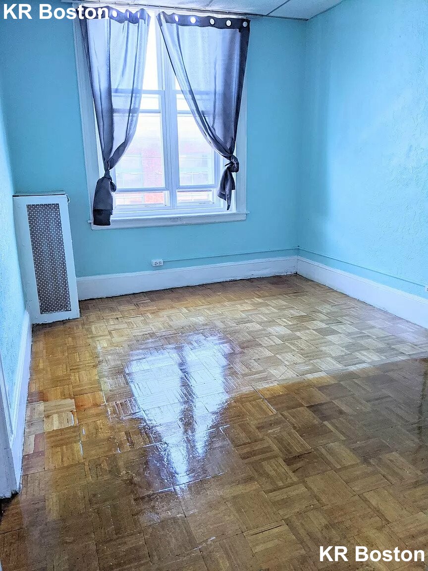 3 Linden St, Allston