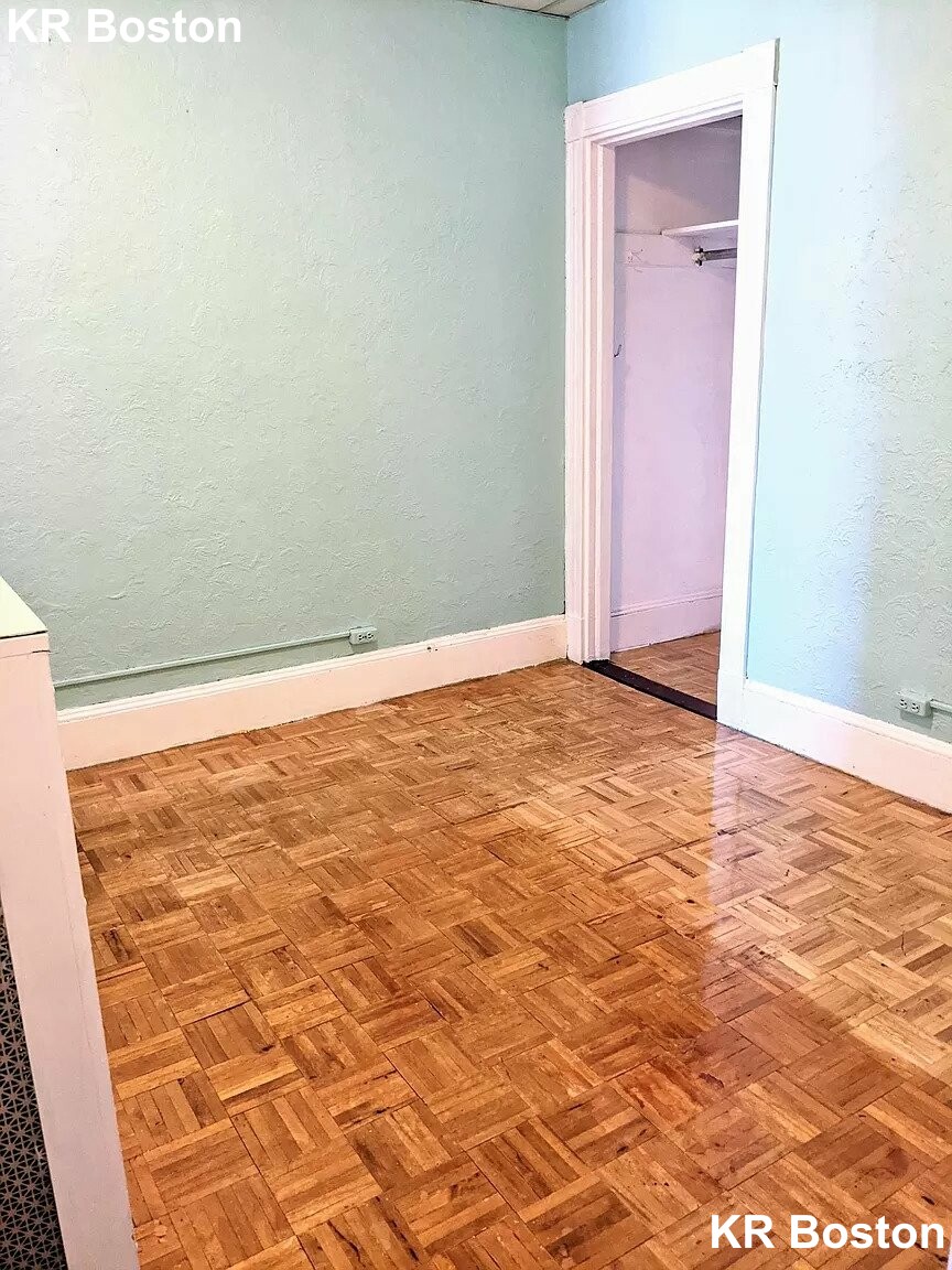 3 Linden St, Allston