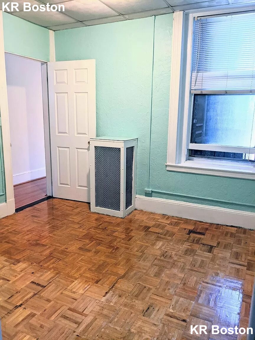 3 Linden St, Allston